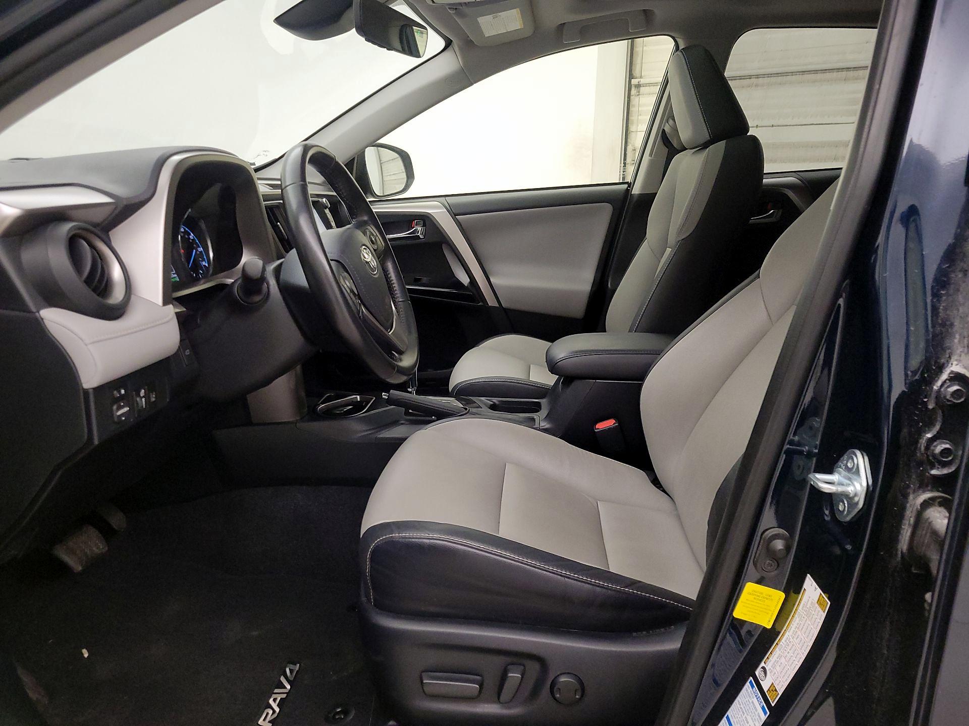 Thumbnail: 2018 Toyota RAV4 - 11