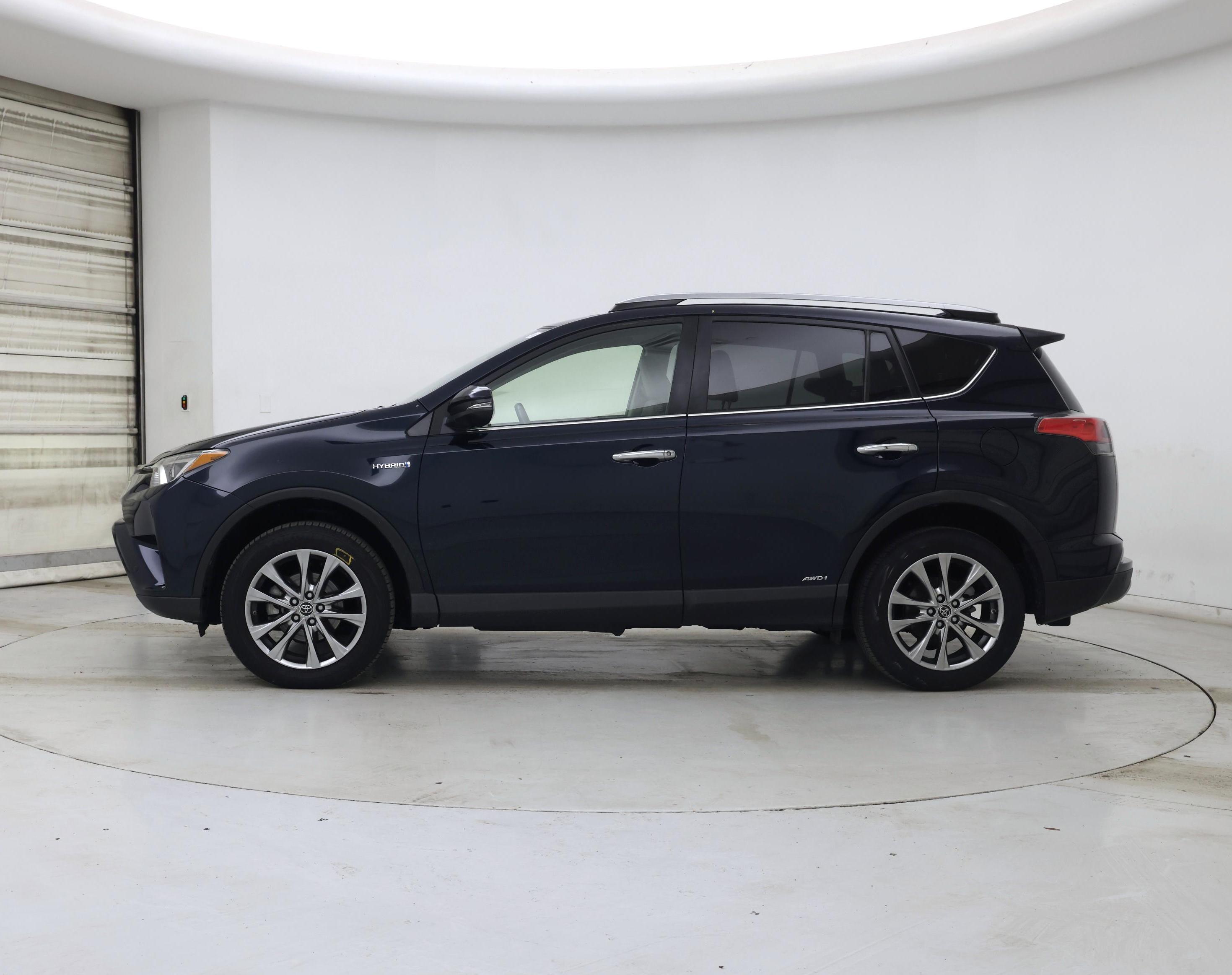 Thumbnail: 2018 Toyota RAV4 - 3