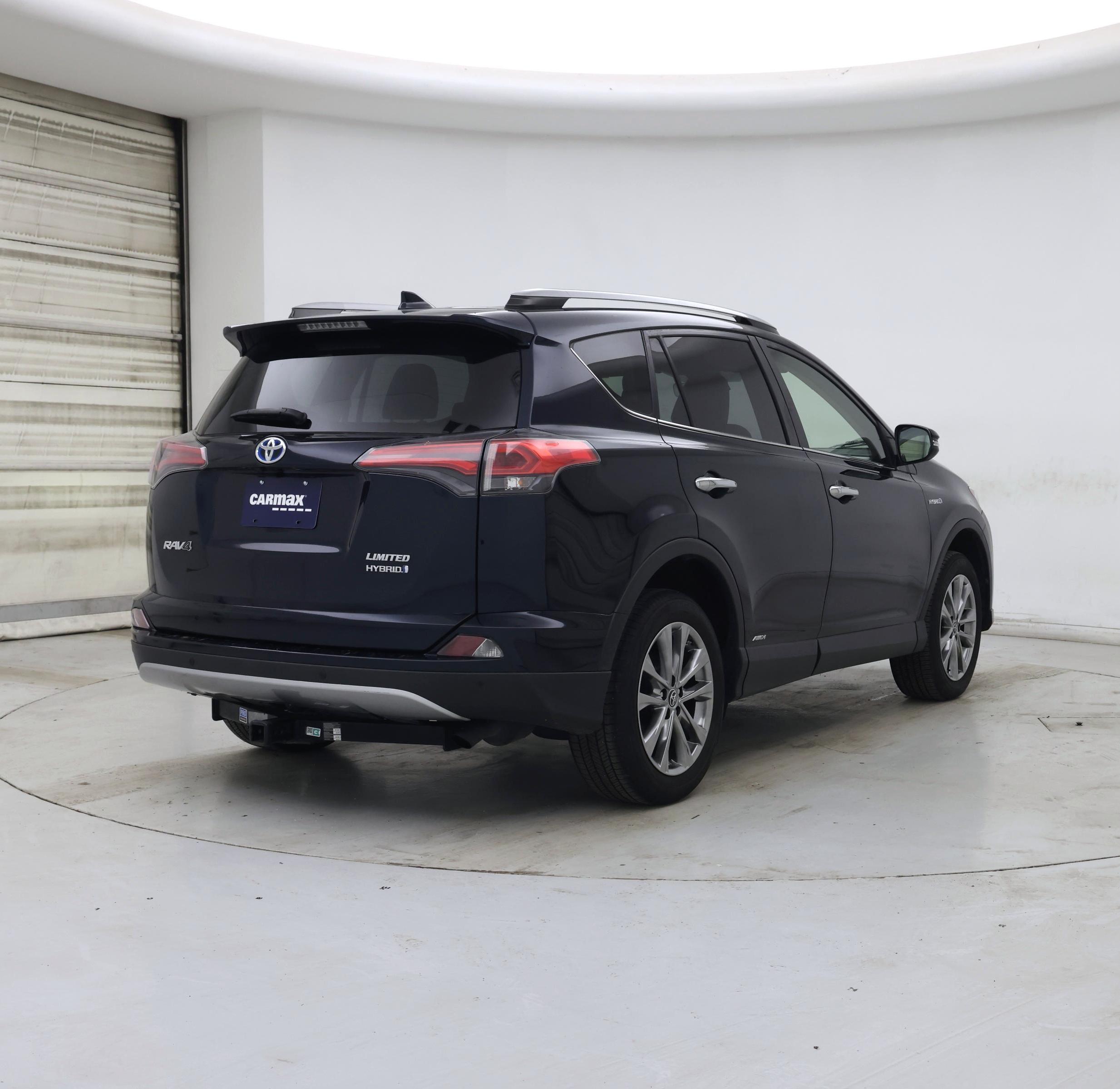 Thumbnail: 2018 Toyota RAV4 - 8