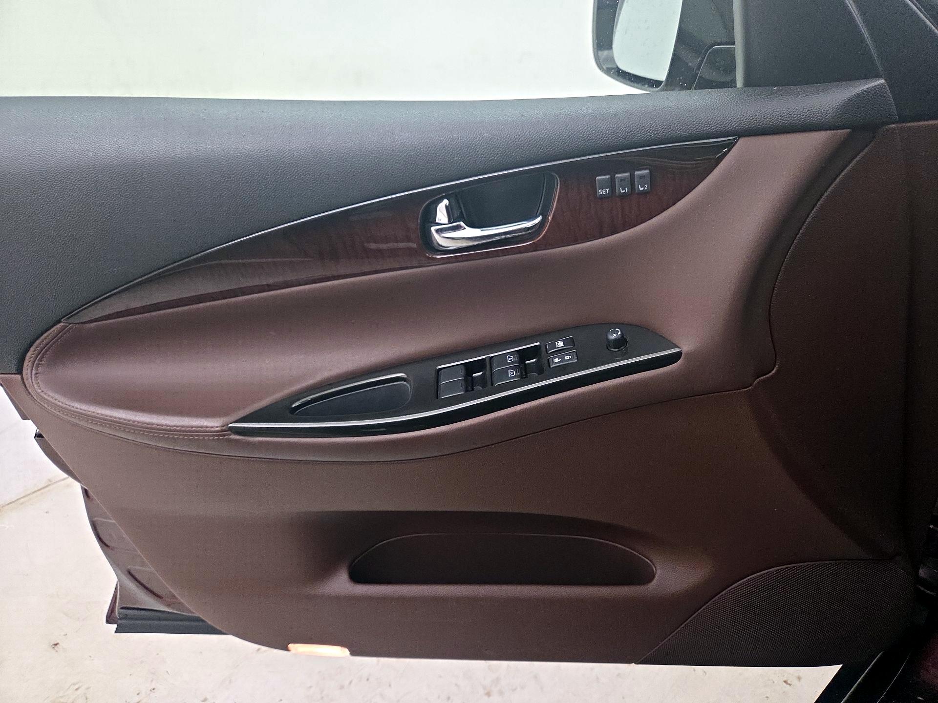 Thumbnail: 2017 INFINITI QX50 - 12