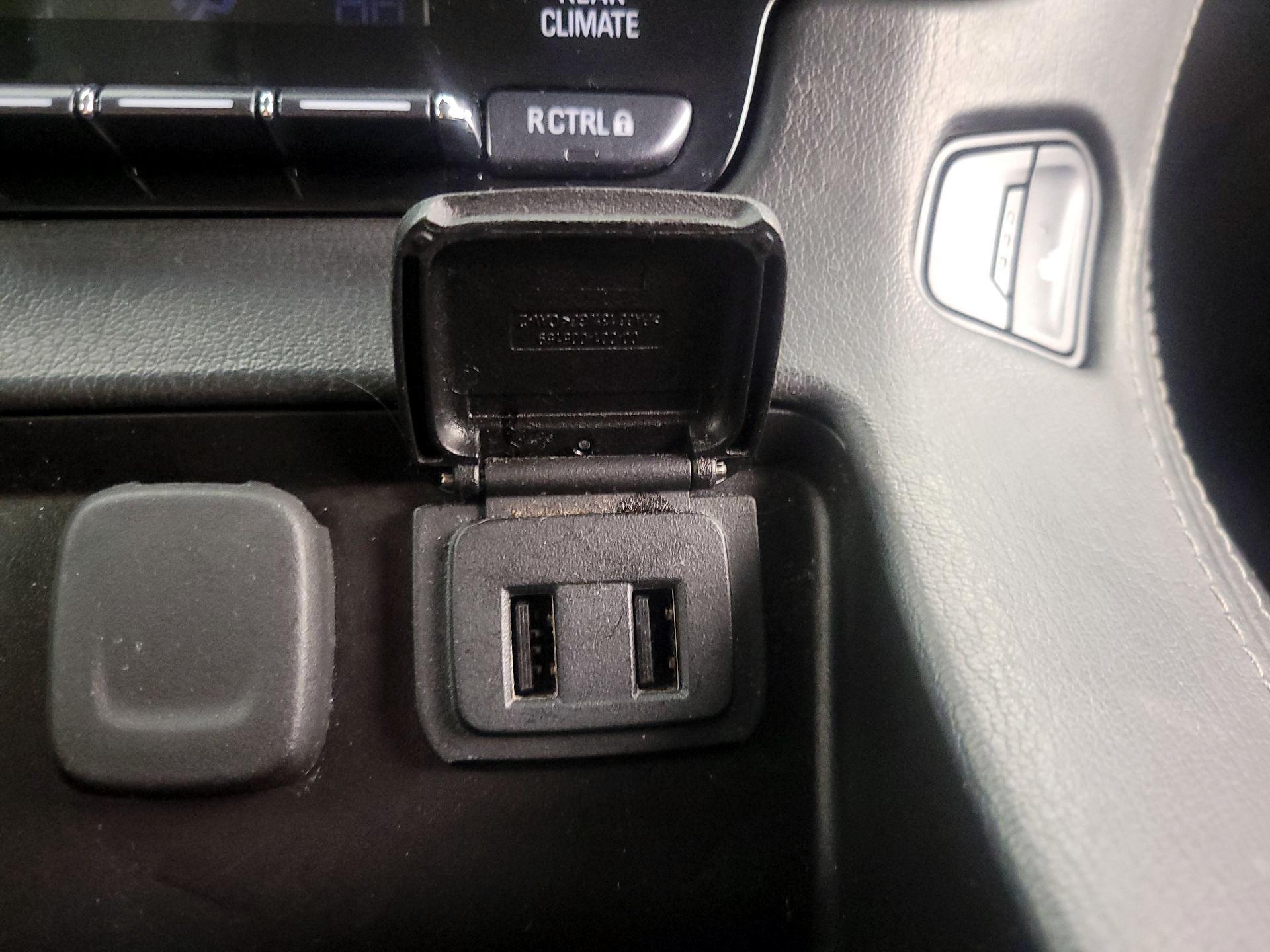 Thumbnail: 2018 Chevrolet Tahoe - 19