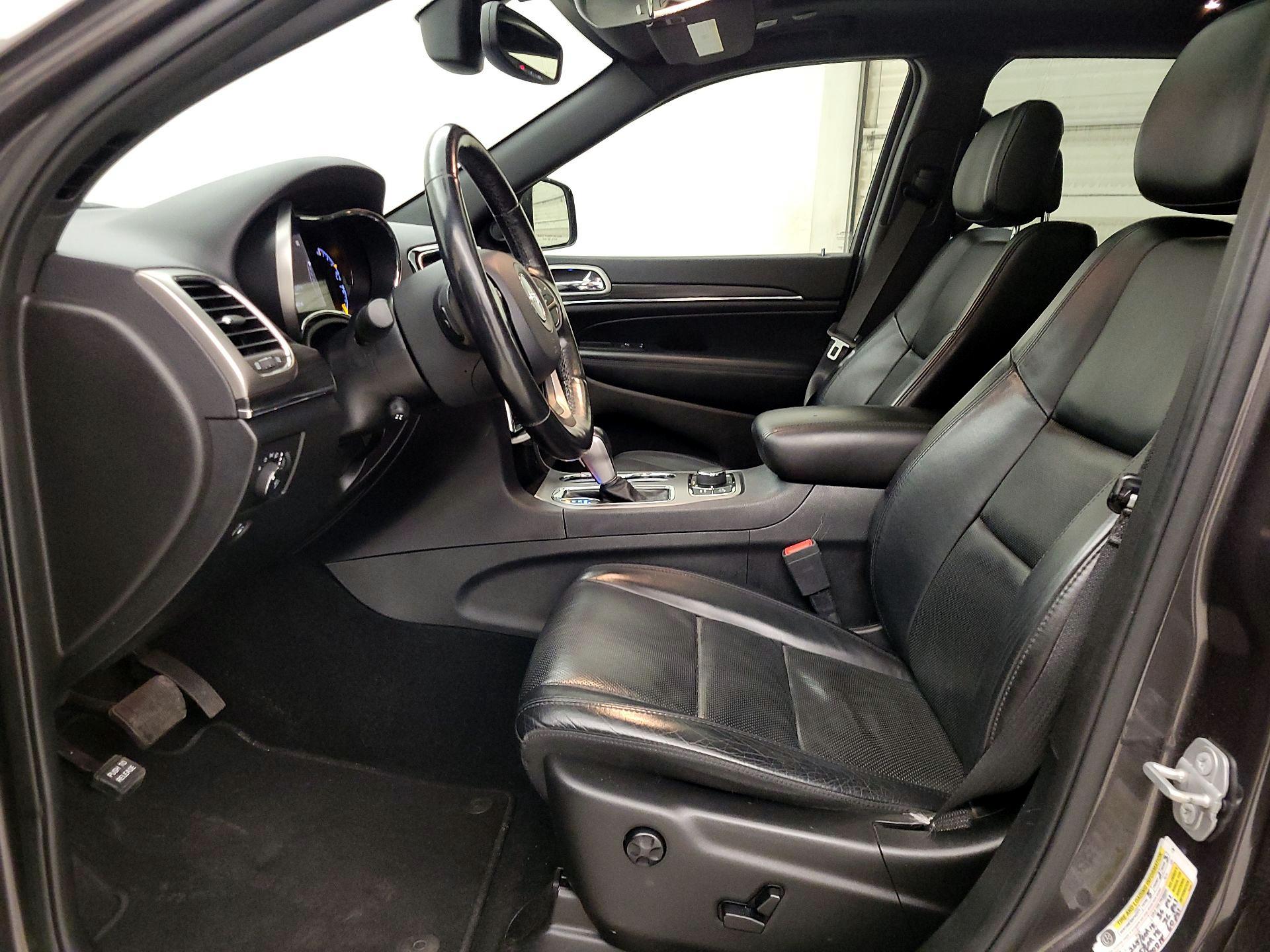 Thumbnail: 2020 Jeep Grand Cherokee - 11