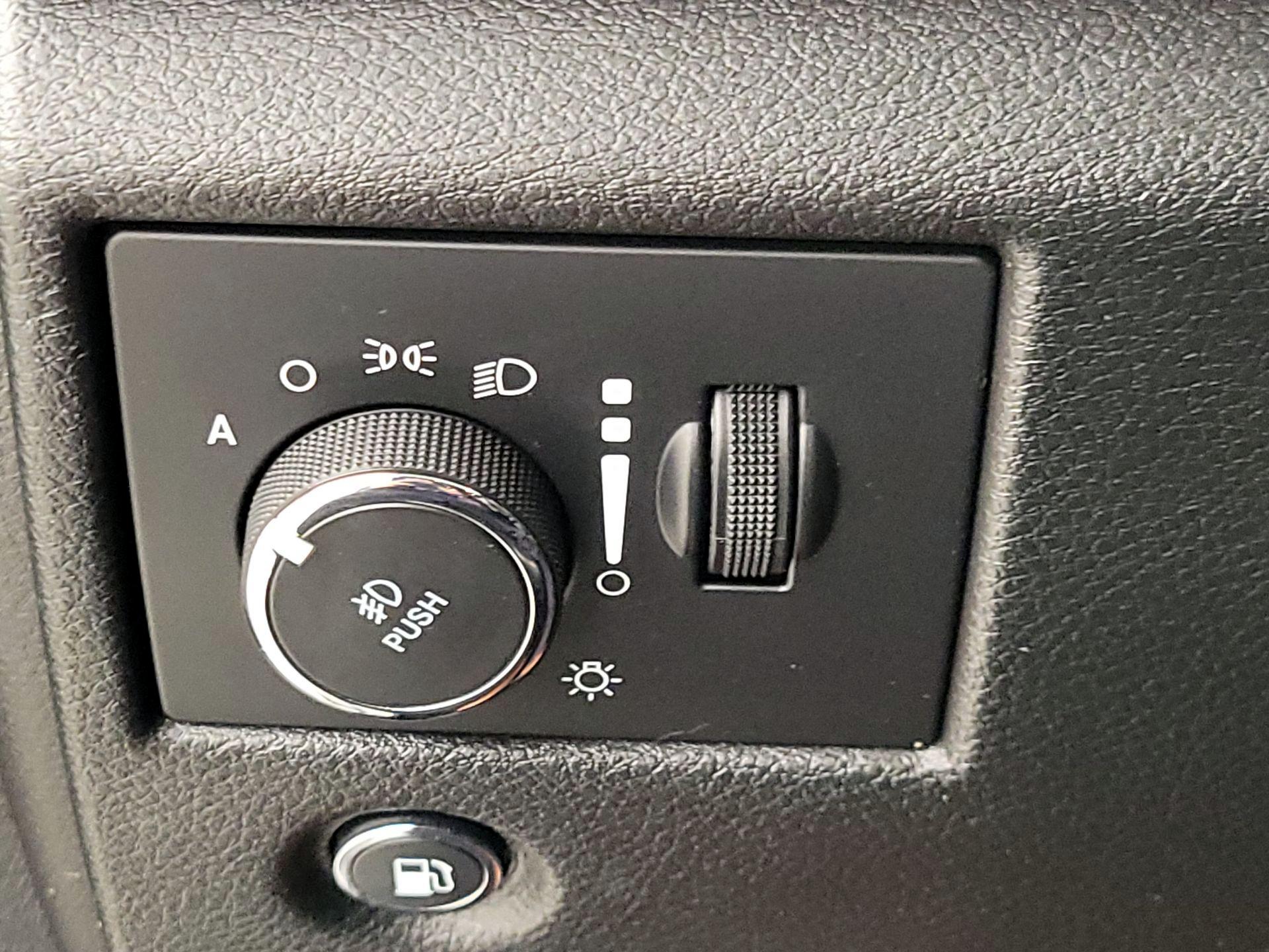 Thumbnail: 2020 Jeep Grand Cherokee - 13