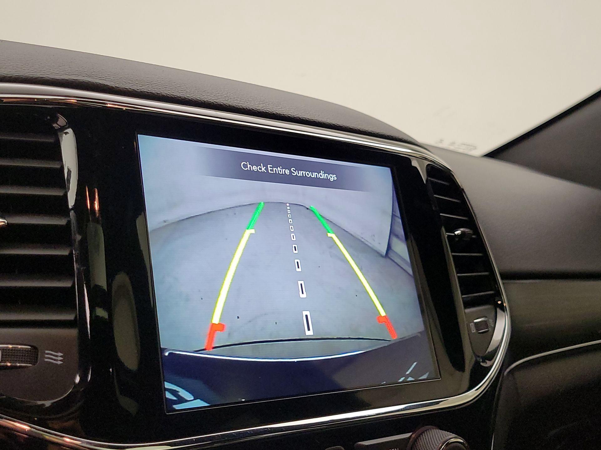 Thumbnail: 2020 Jeep Grand Cherokee - 14