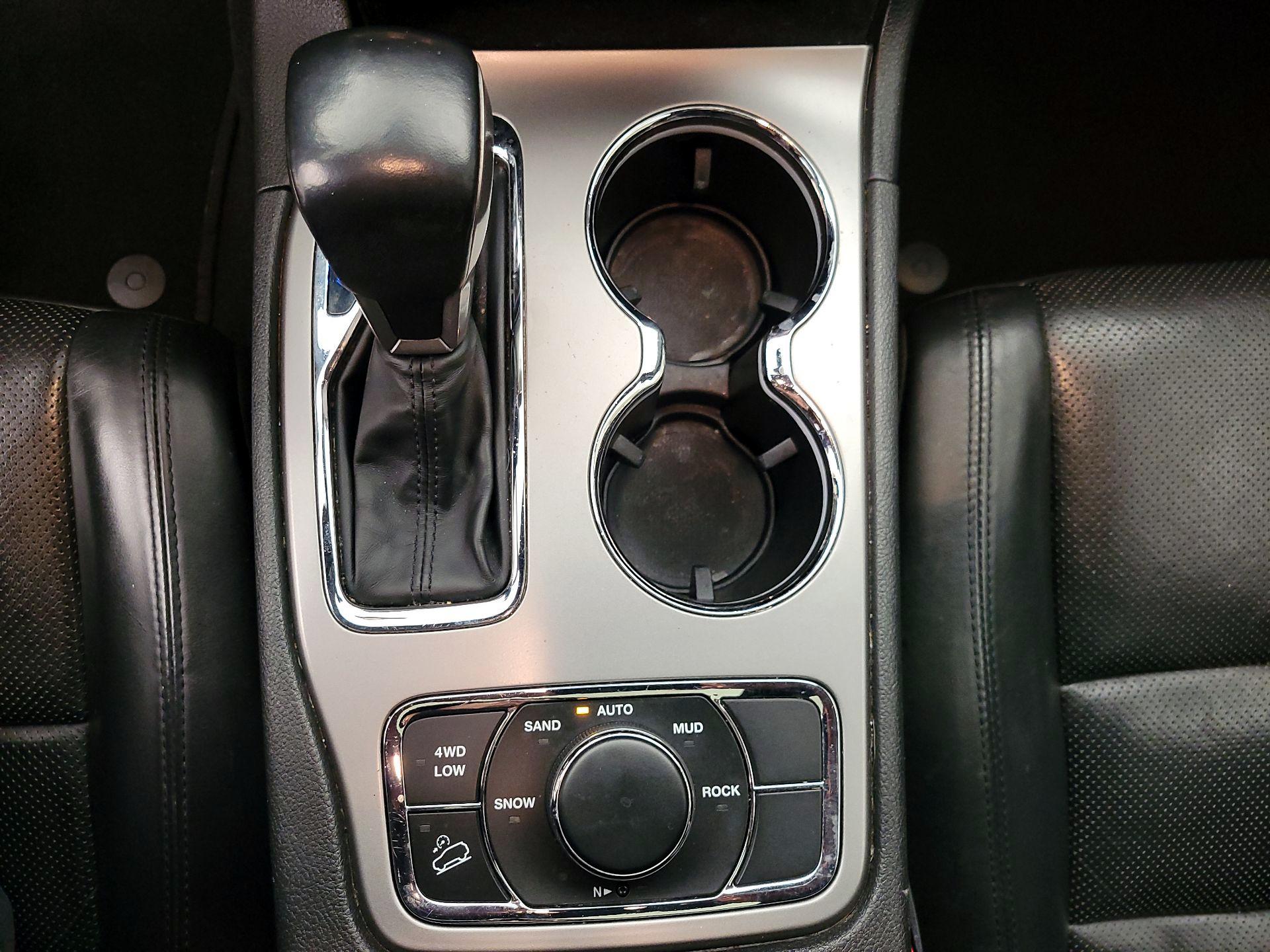 Thumbnail: 2020 Jeep Grand Cherokee - 17