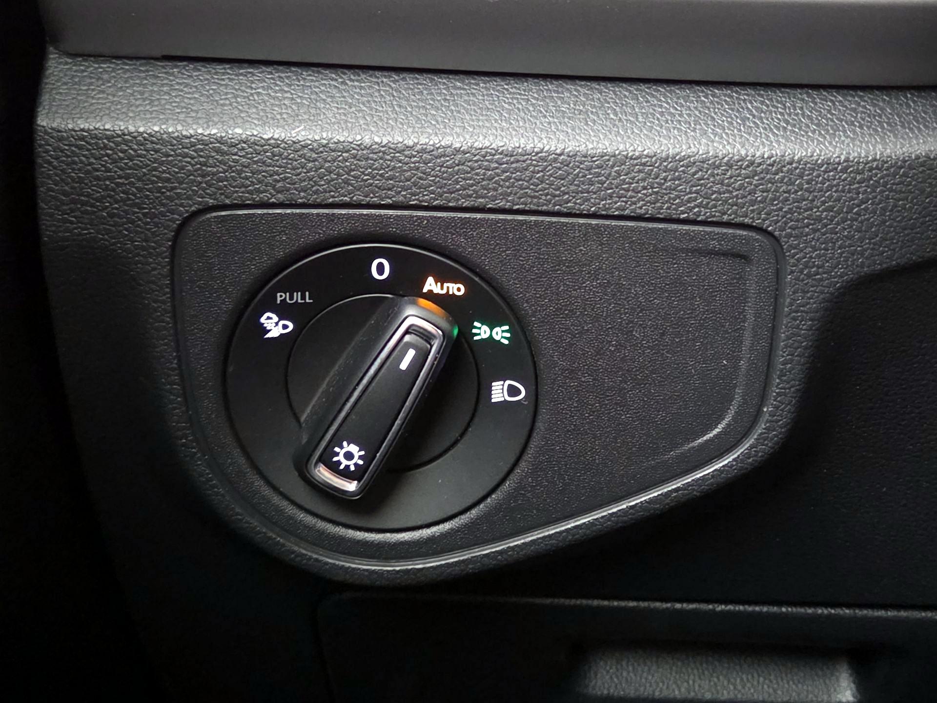 Thumbnail: 2021 Volkswagen Atlas - 13