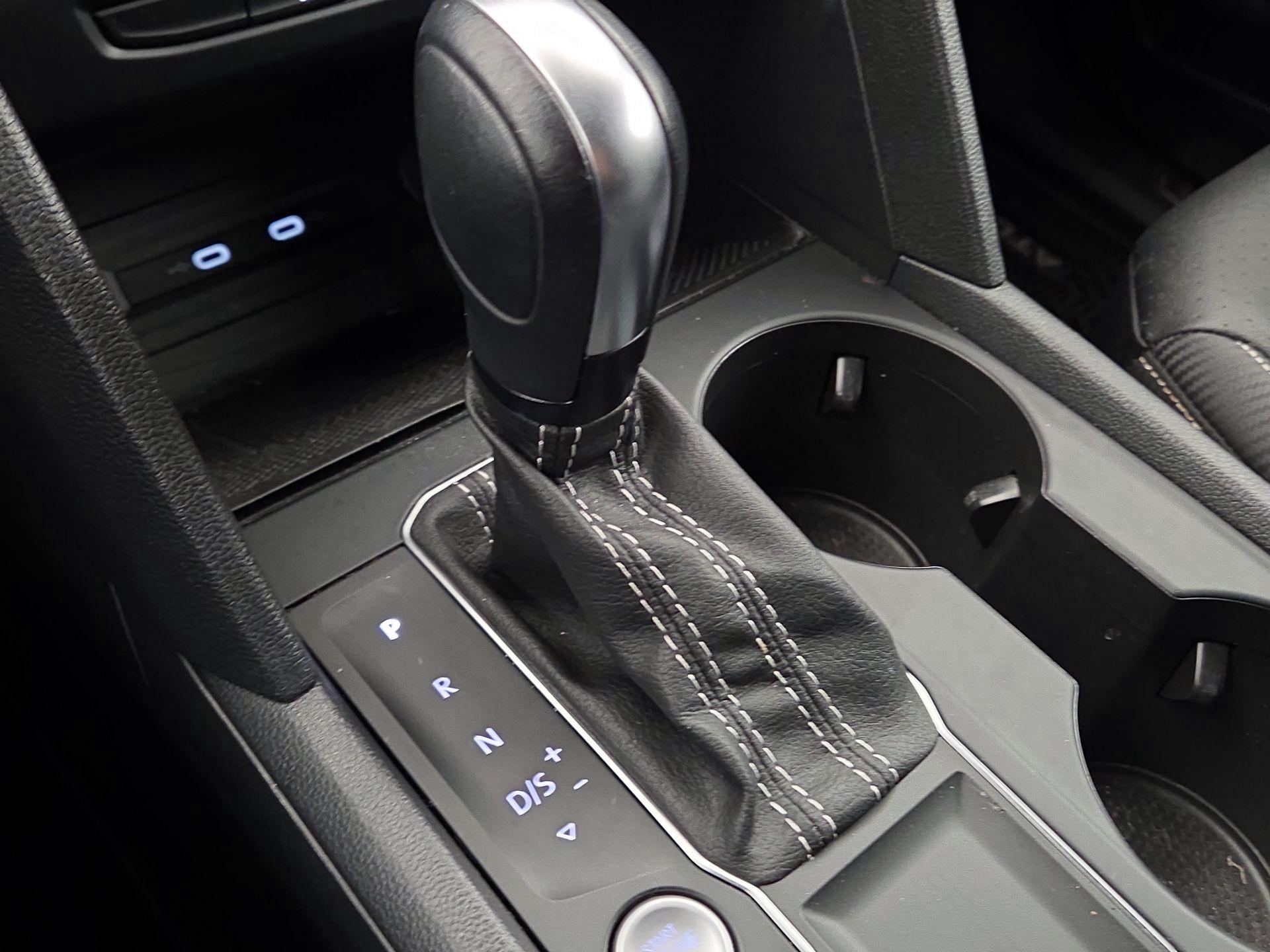 Thumbnail: 2021 Volkswagen Atlas - 17