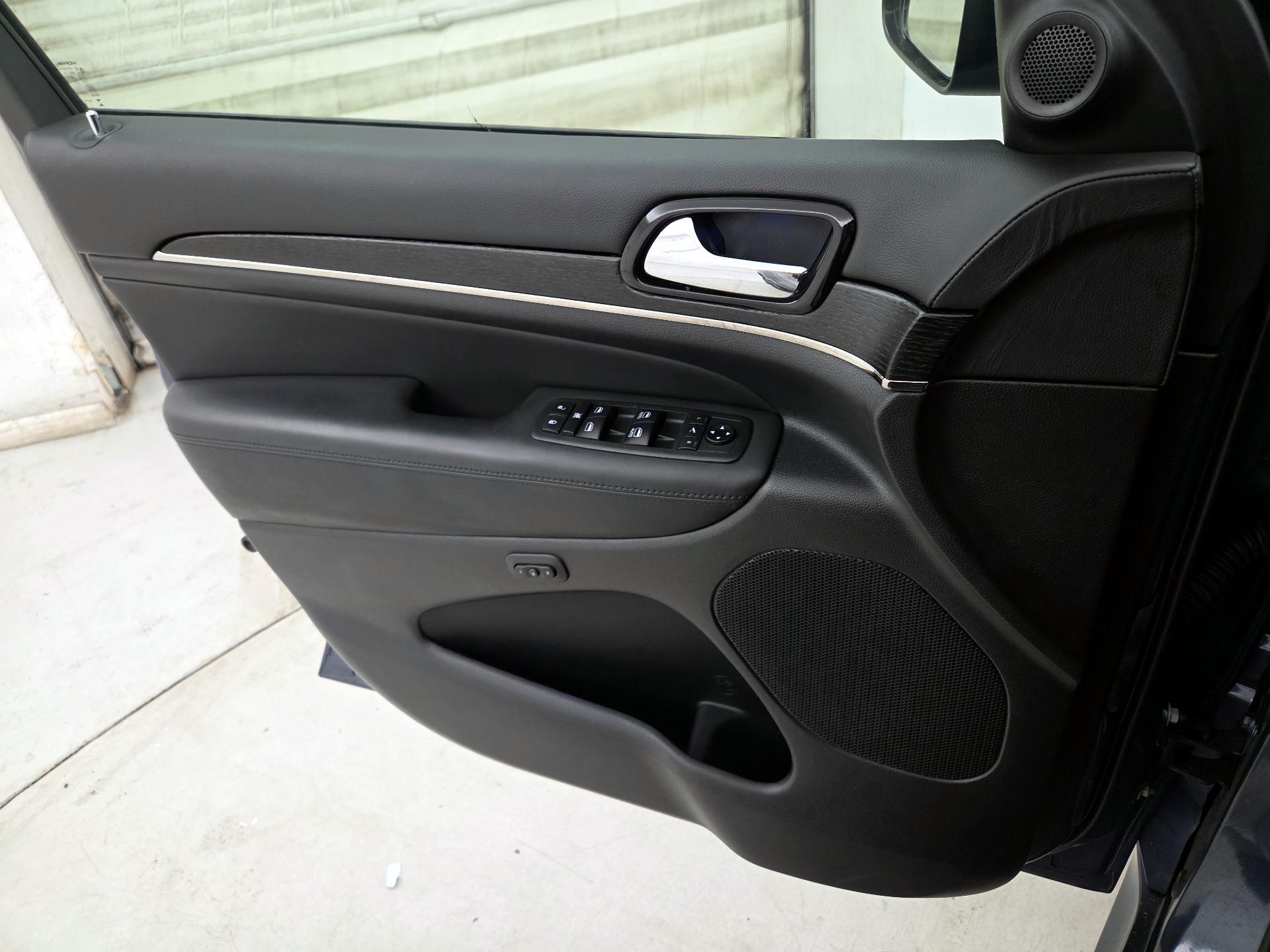 Thumbnail: 2021 Jeep Grand Cherokee - 12