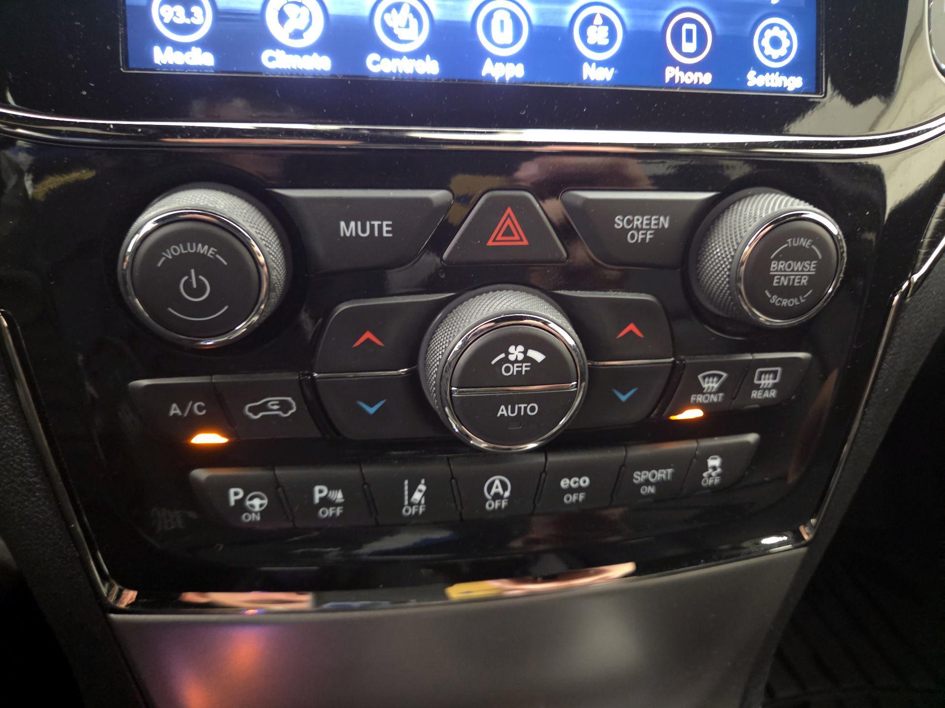 Thumbnail: 2021 Jeep Grand Cherokee - 17