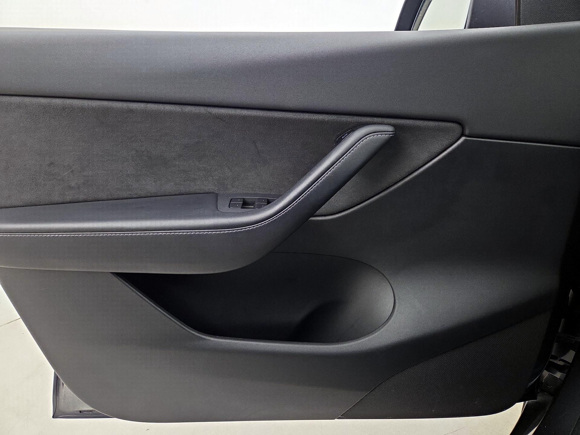 Thumbnail: 2021 Tesla Model Y - 12