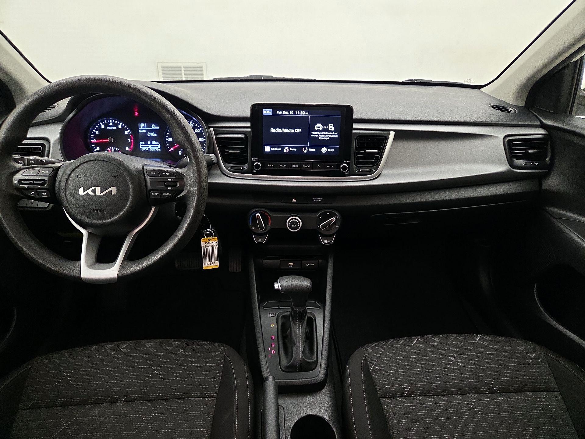 Thumbnail: 2022 Kia Rio - 9