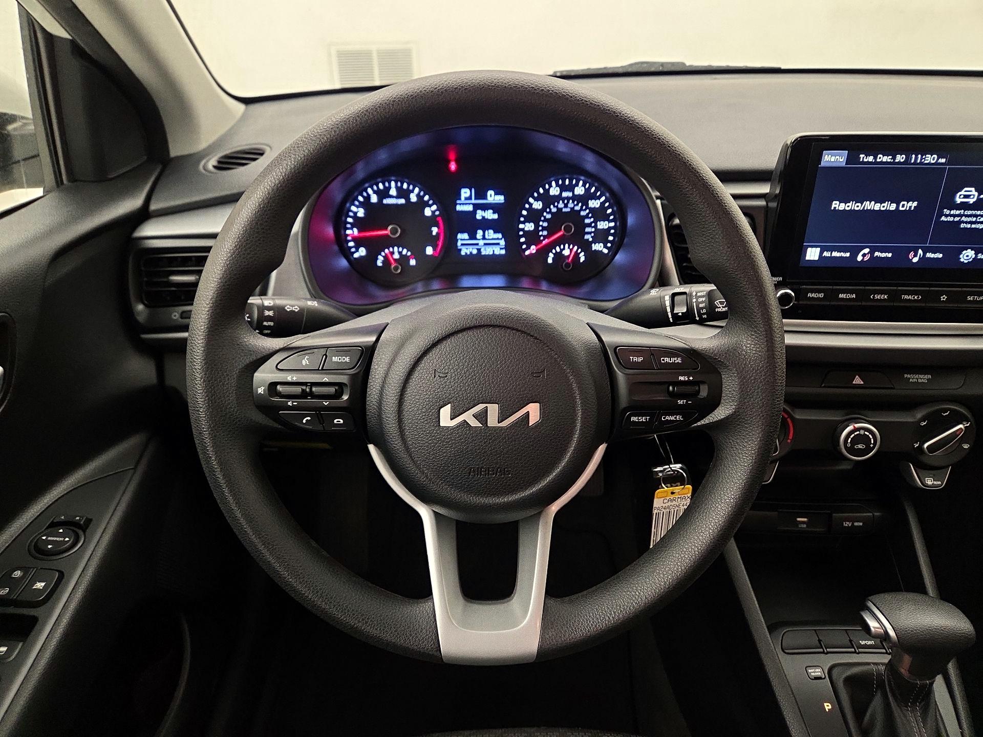 Thumbnail: 2022 Kia Rio - 10