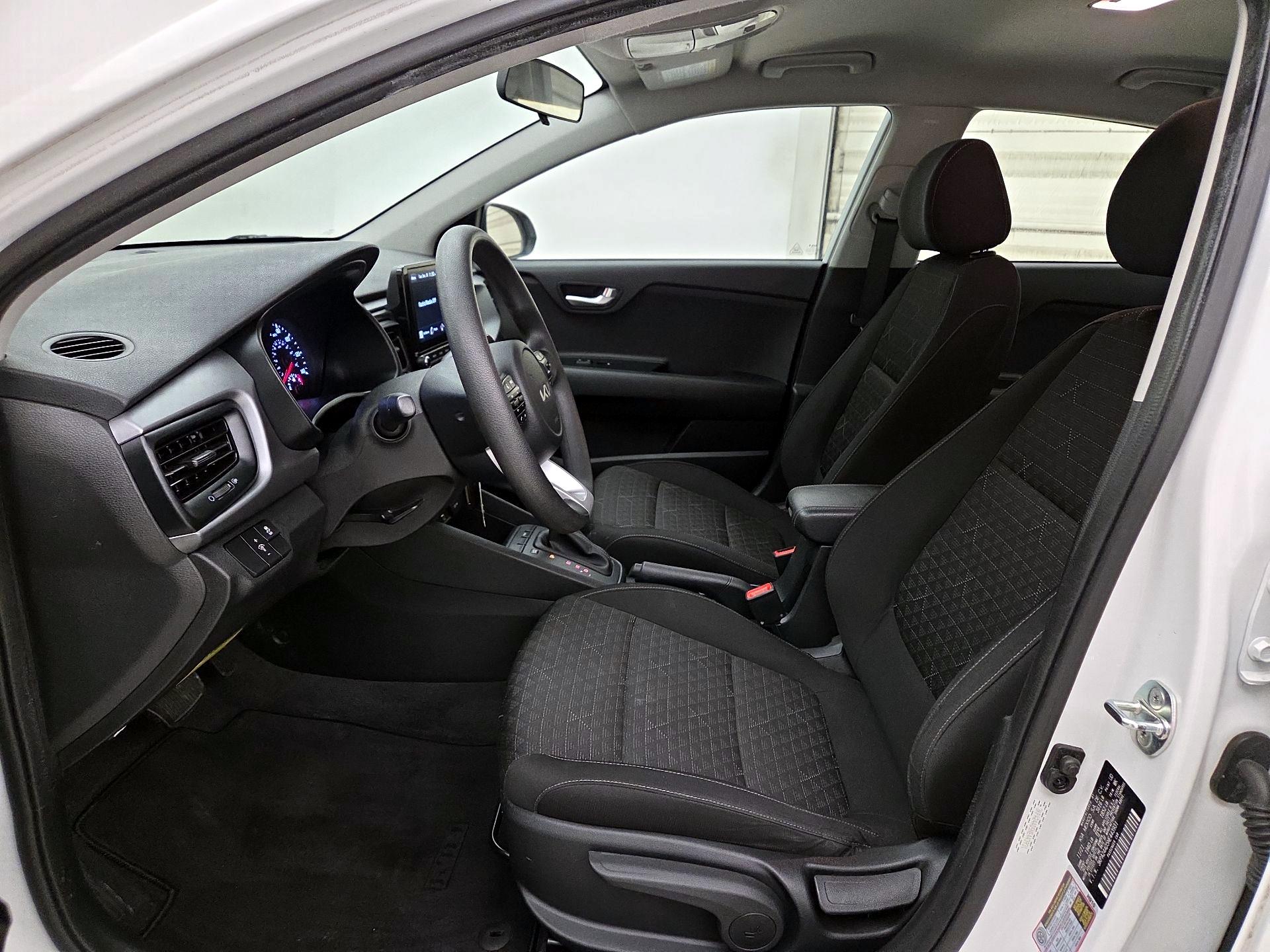 Thumbnail: 2022 Kia Rio - 11