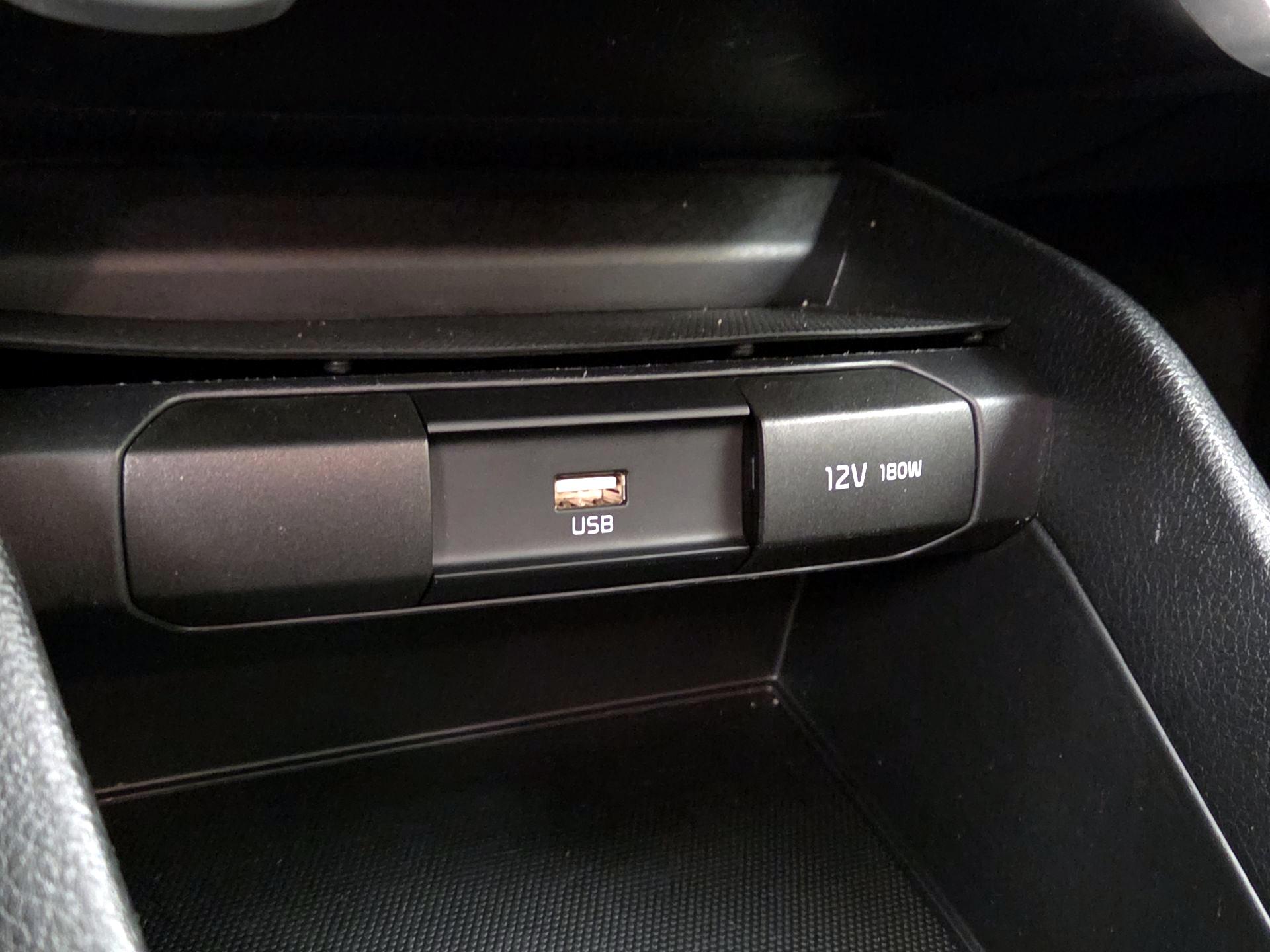 Thumbnail: 2022 Kia Rio - 18