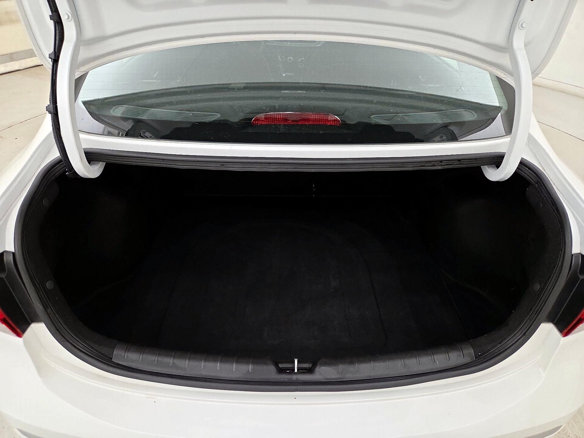 Thumbnail: 2022 Kia Rio - 20