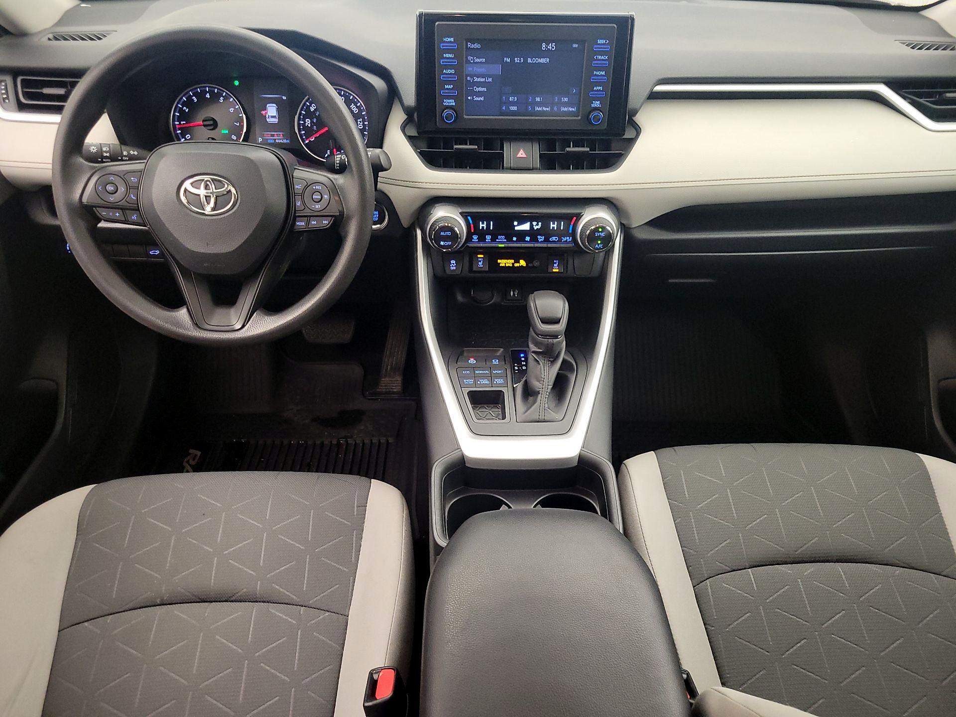 Thumbnail: 2019 Toyota RAV4 - 9