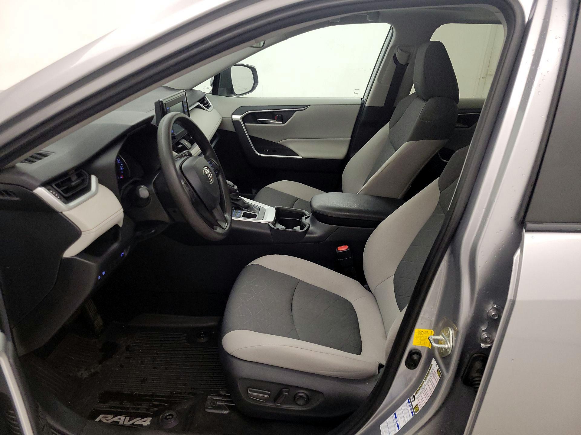 Thumbnail: 2019 Toyota RAV4 - 11