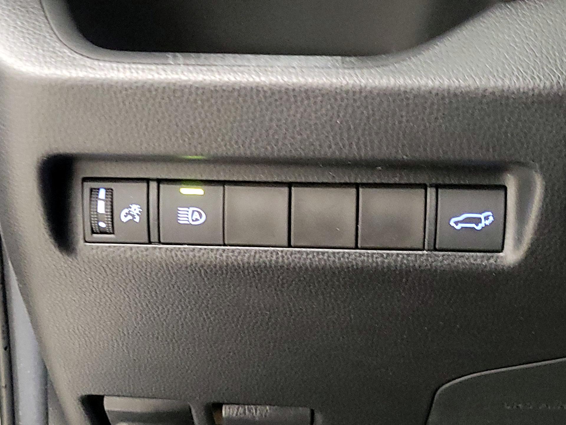 Thumbnail: 2019 Toyota RAV4 - 13