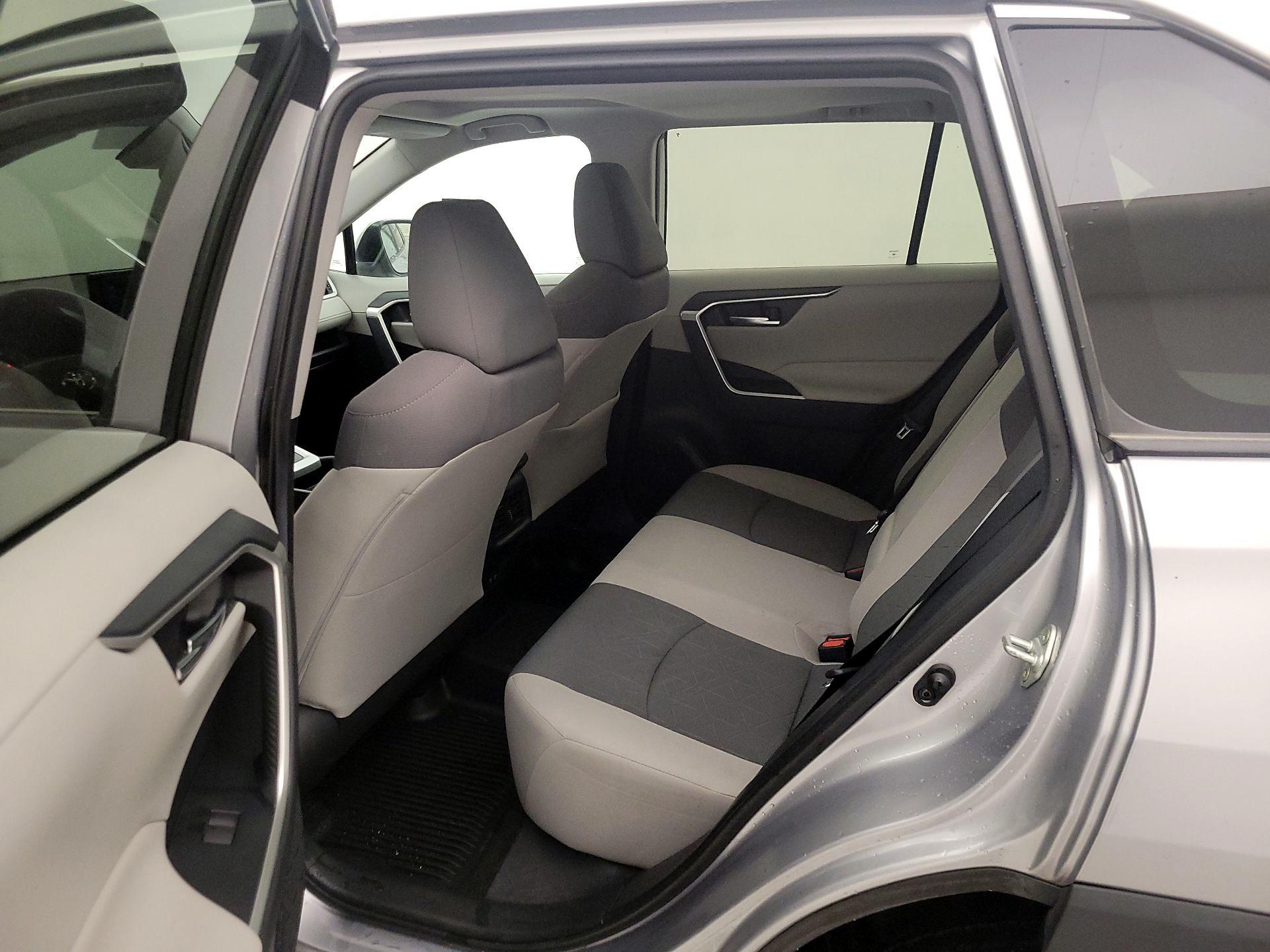 Thumbnail: 2019 Toyota RAV4 - 20