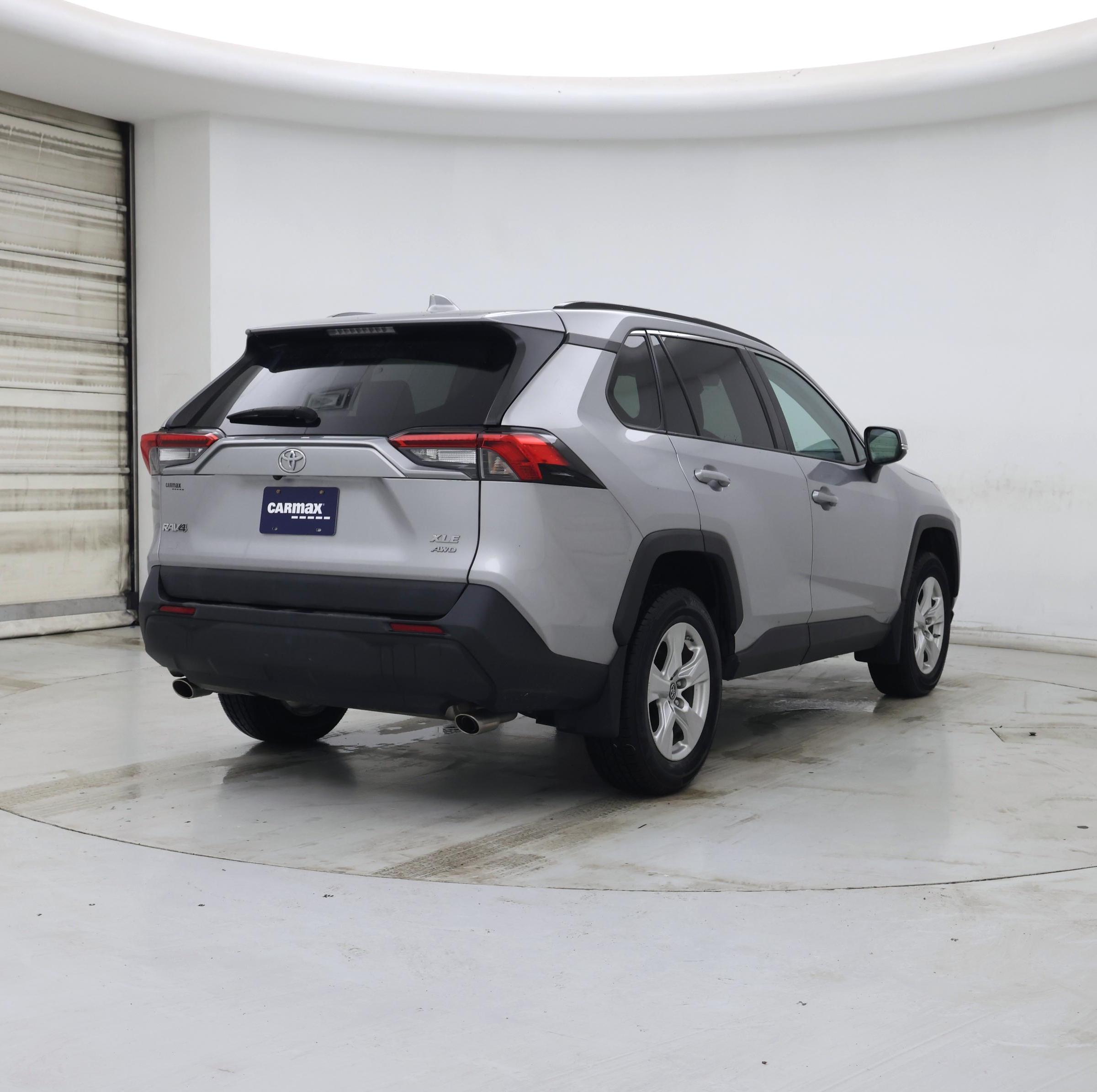 Thumbnail: 2019 Toyota RAV4 - 8
