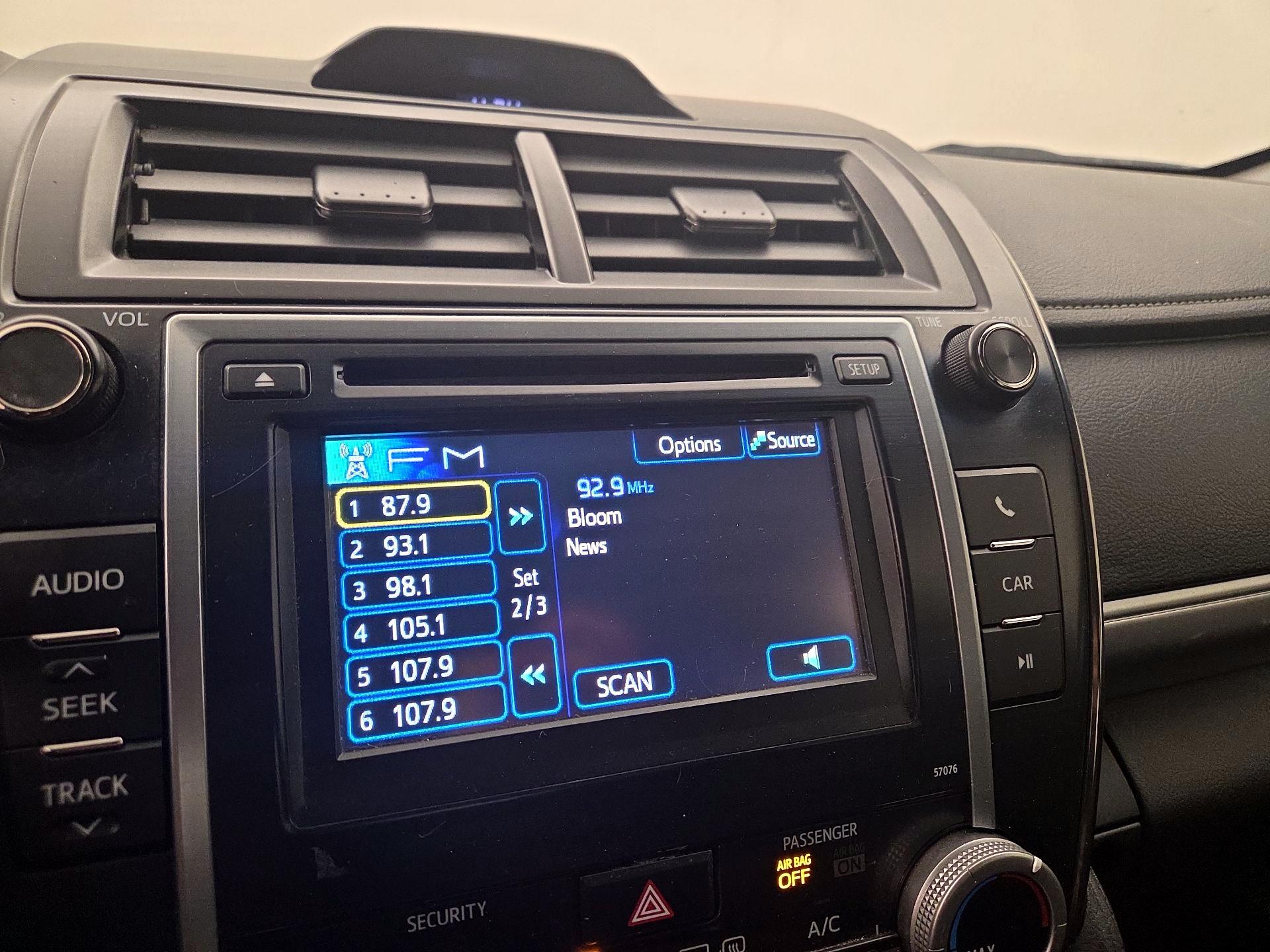 Thumbnail: 2014 Toyota Camry - 14