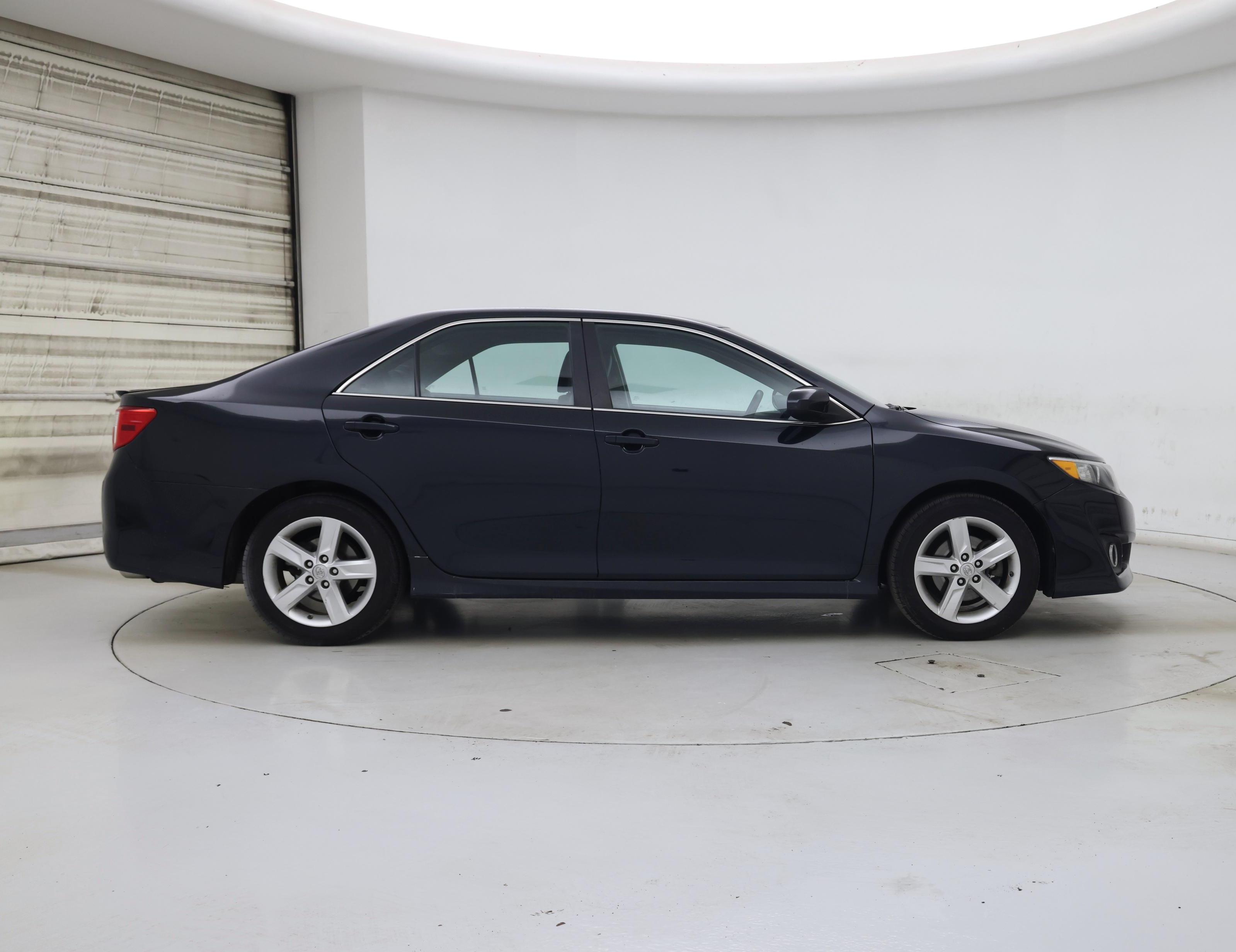 Thumbnail: 2014 Toyota Camry - 7