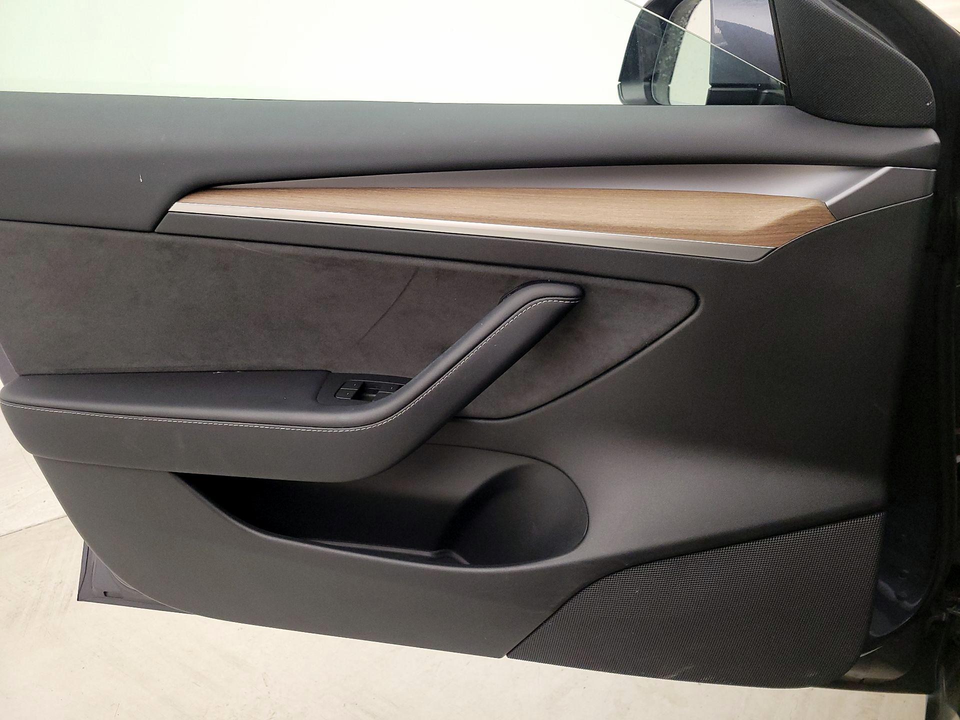 Thumbnail: 2023 Tesla Model 3 - 12