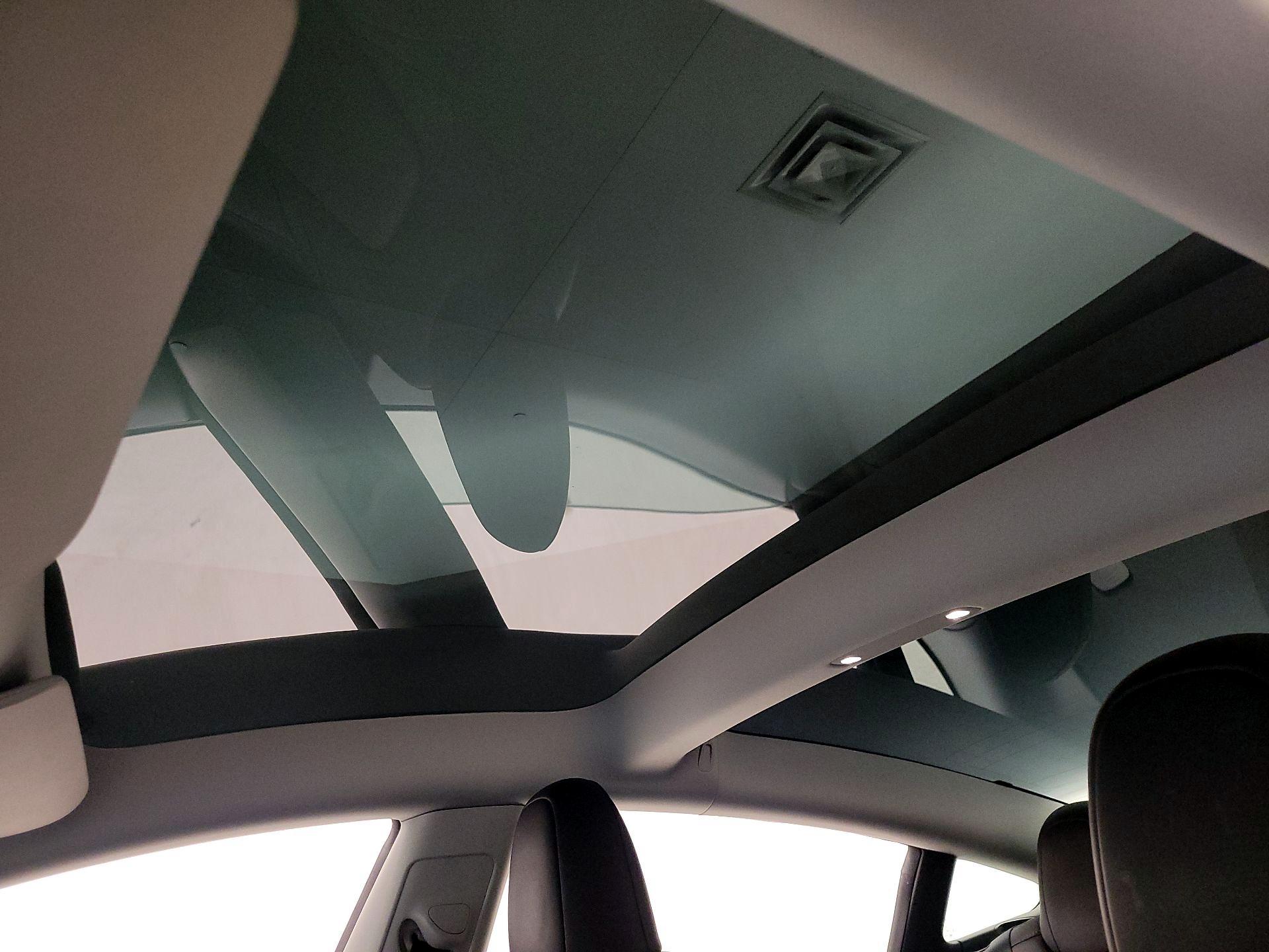 Thumbnail: 2023 Tesla Model 3 - 18