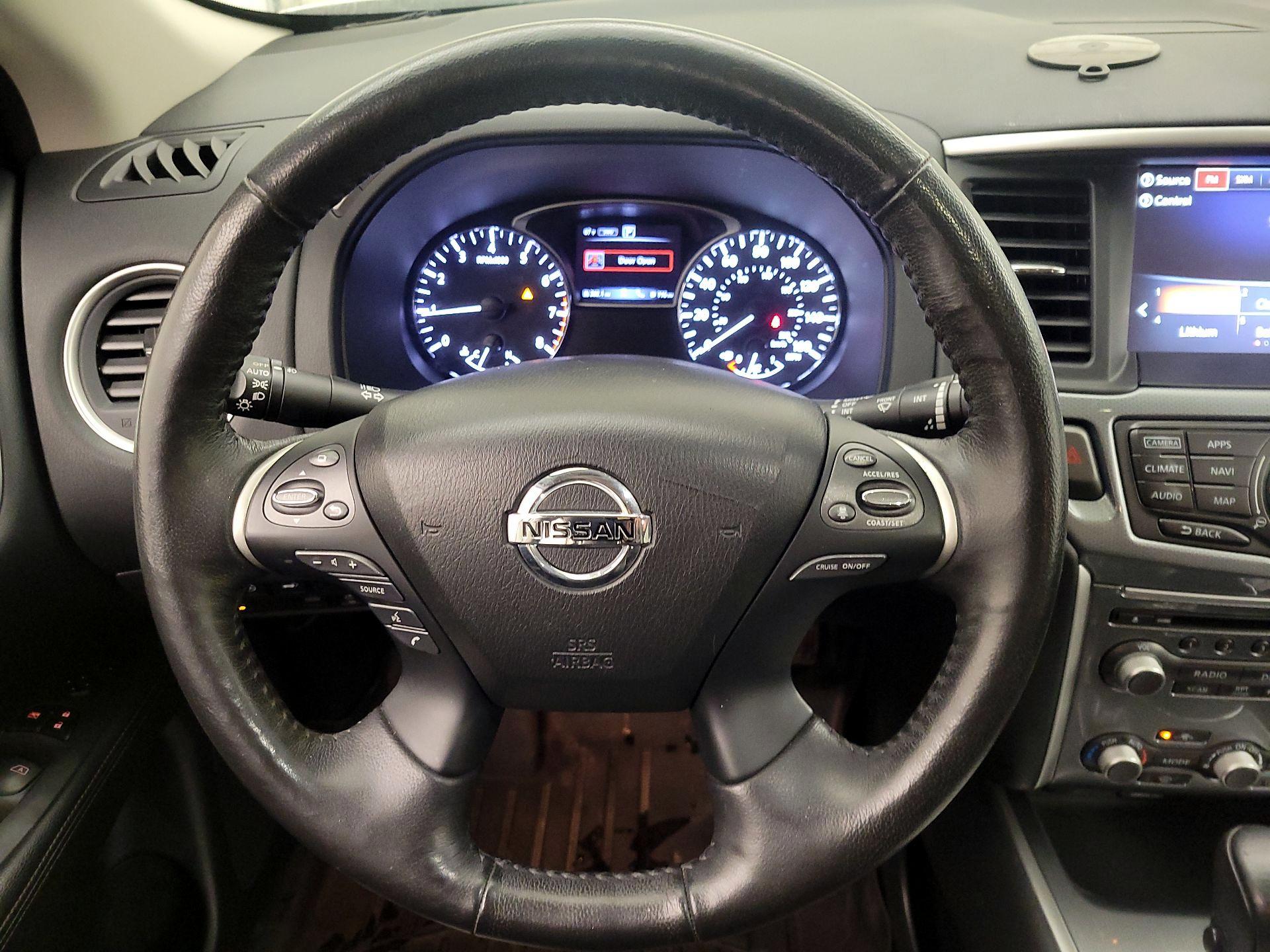 Thumbnail: 2020 Nissan Pathfinder - 10