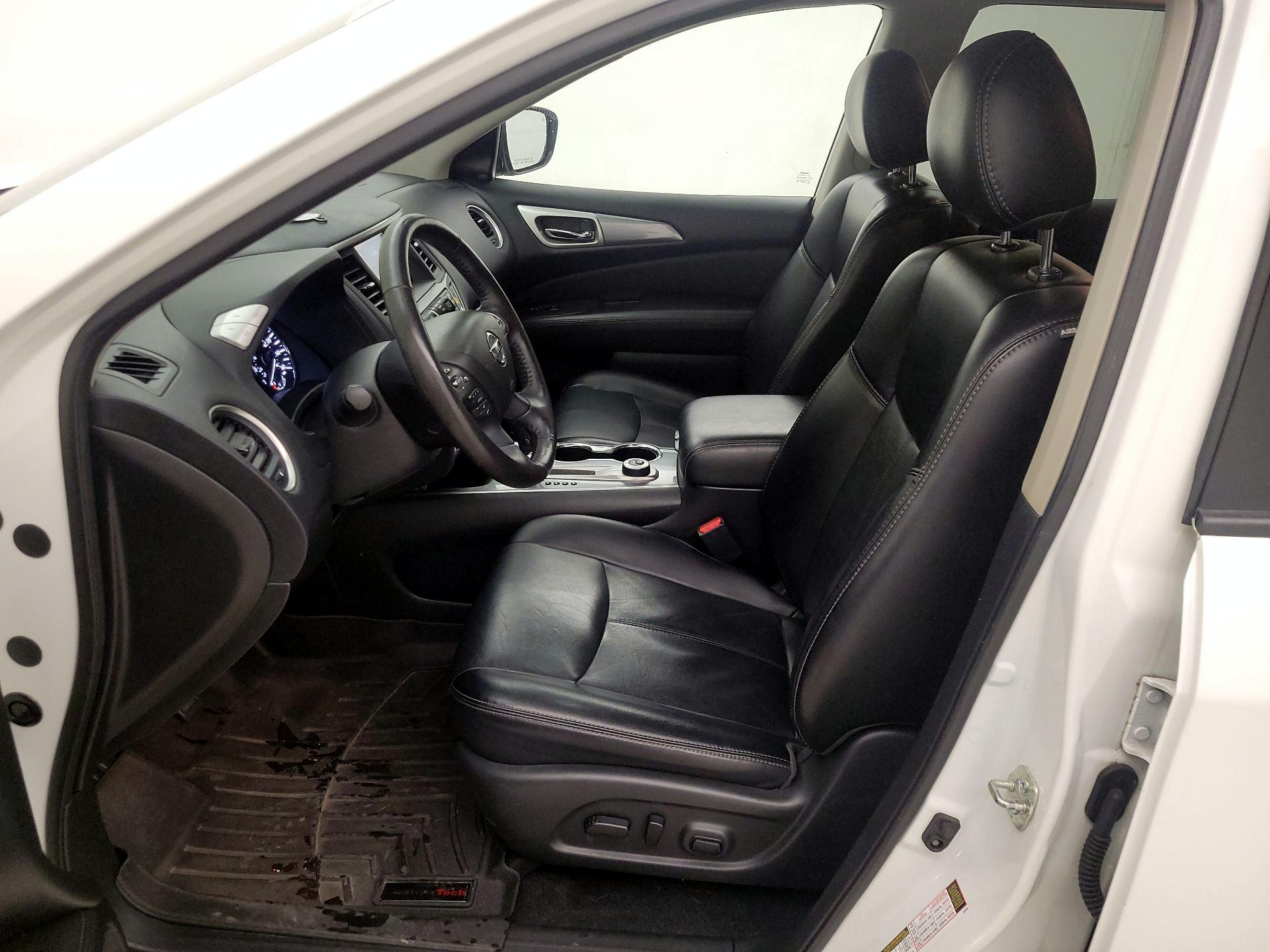 Thumbnail: 2020 Nissan Pathfinder - 11