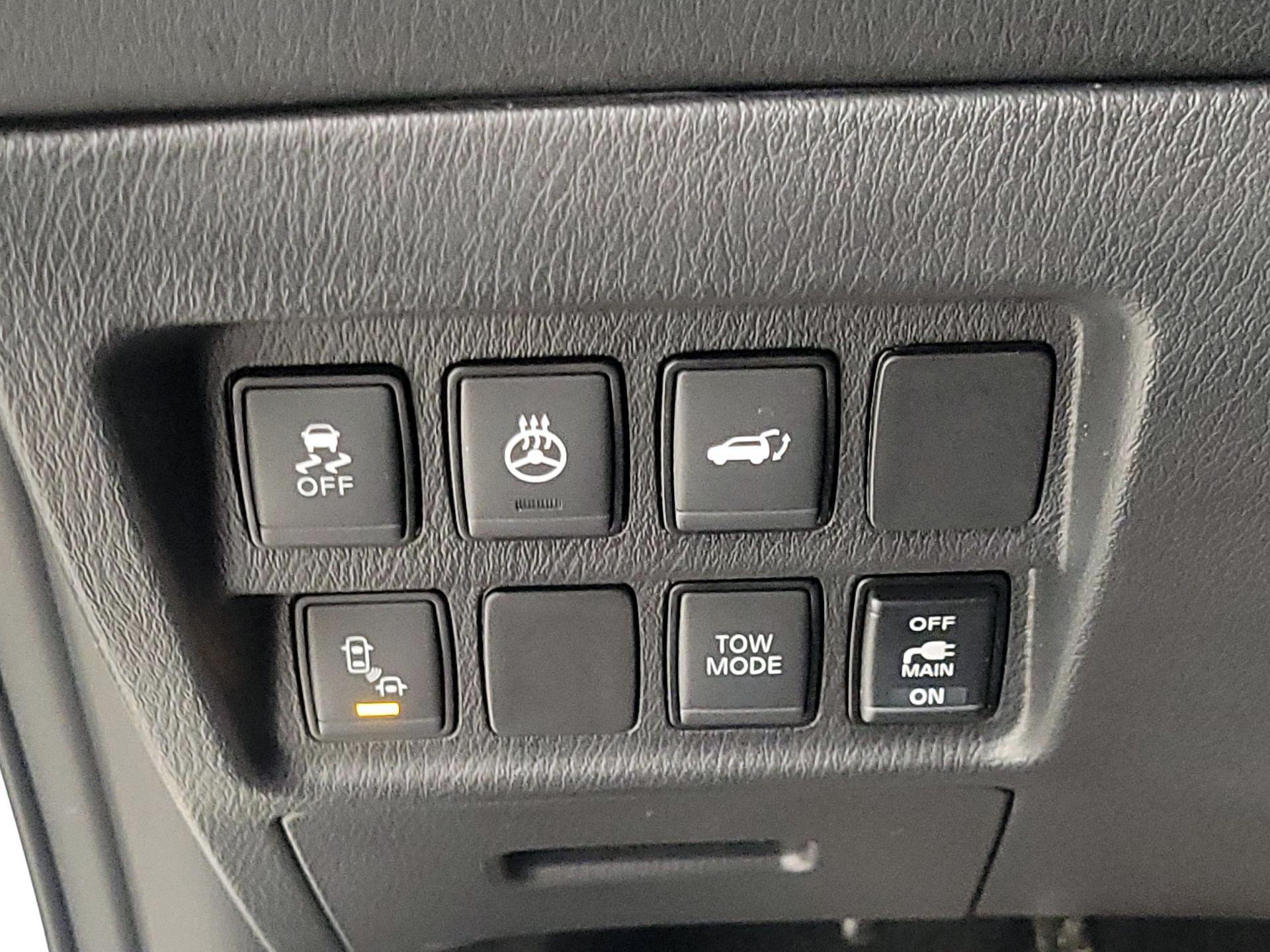 Thumbnail: 2020 Nissan Pathfinder - 13