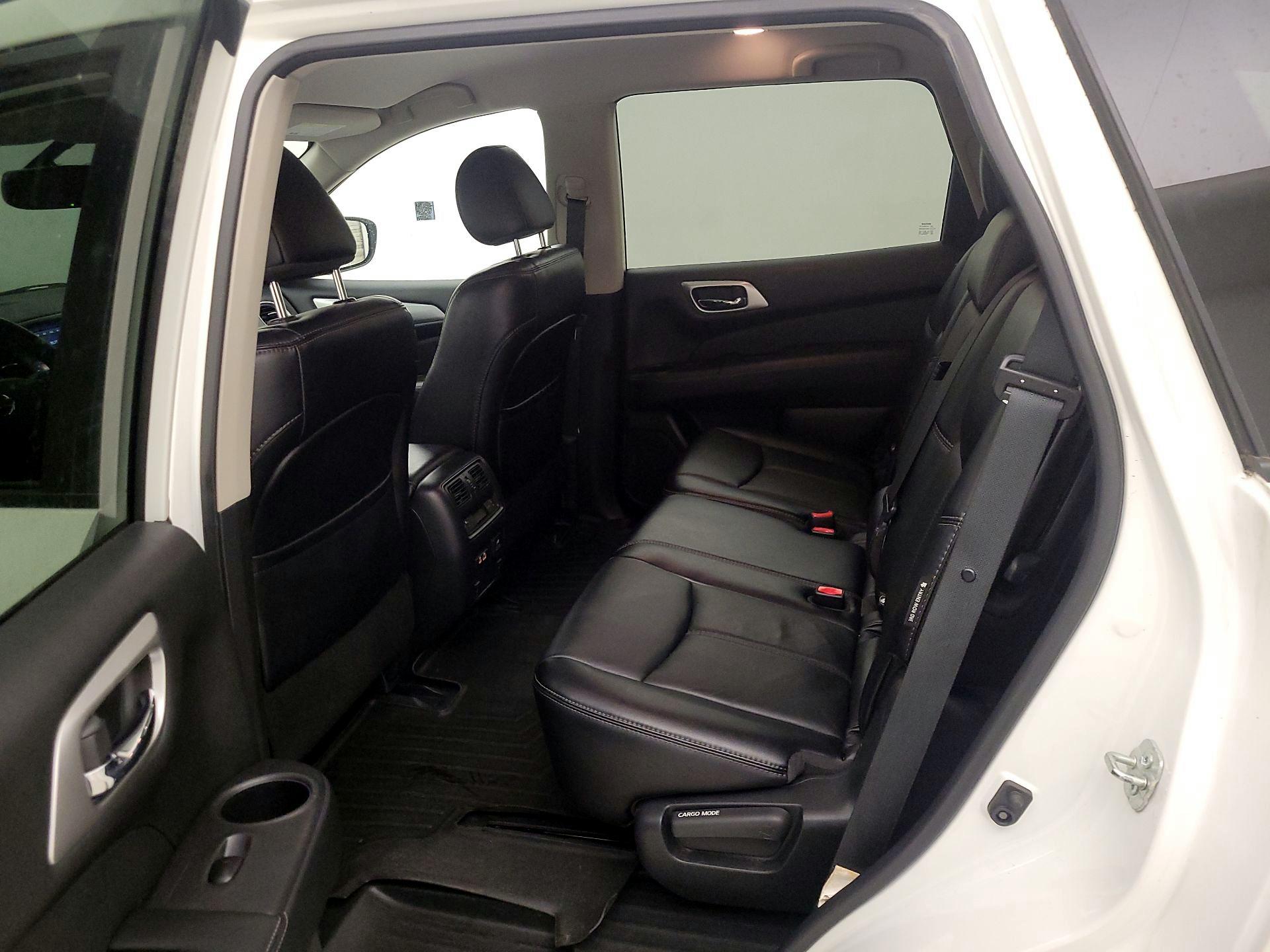 Thumbnail: 2020 Nissan Pathfinder - 19