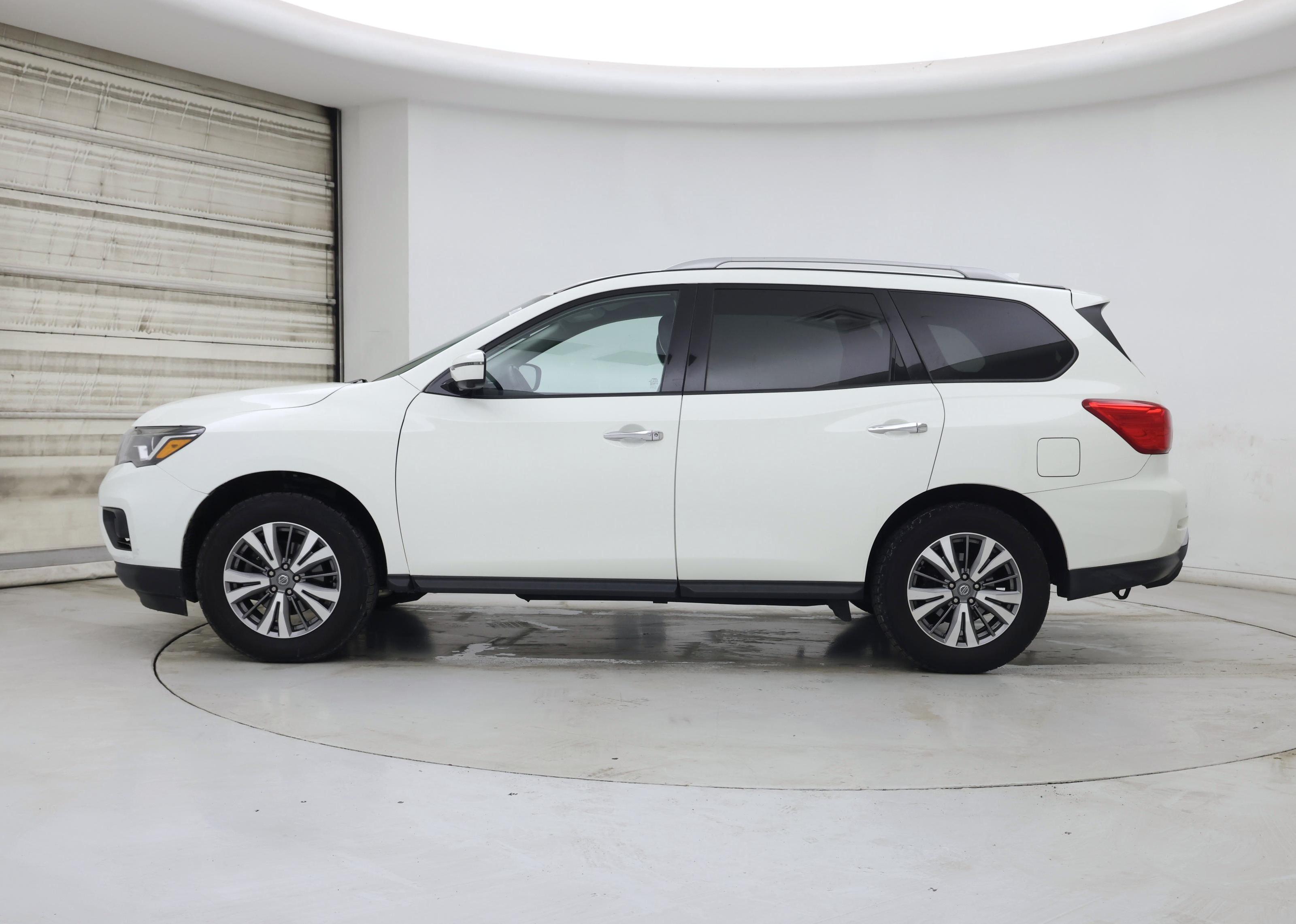 Thumbnail: 2020 Nissan Pathfinder - 3