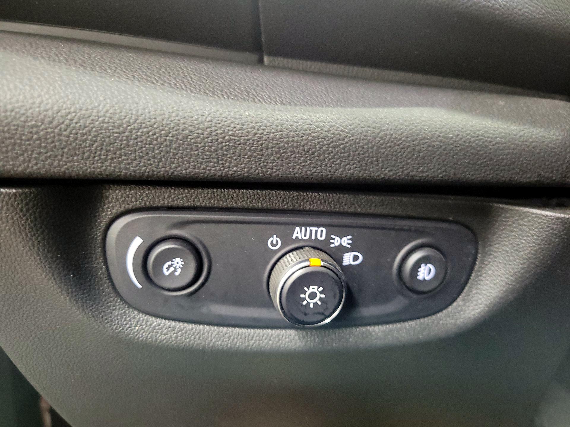 Thumbnail: 2018 Buick Regal - 13