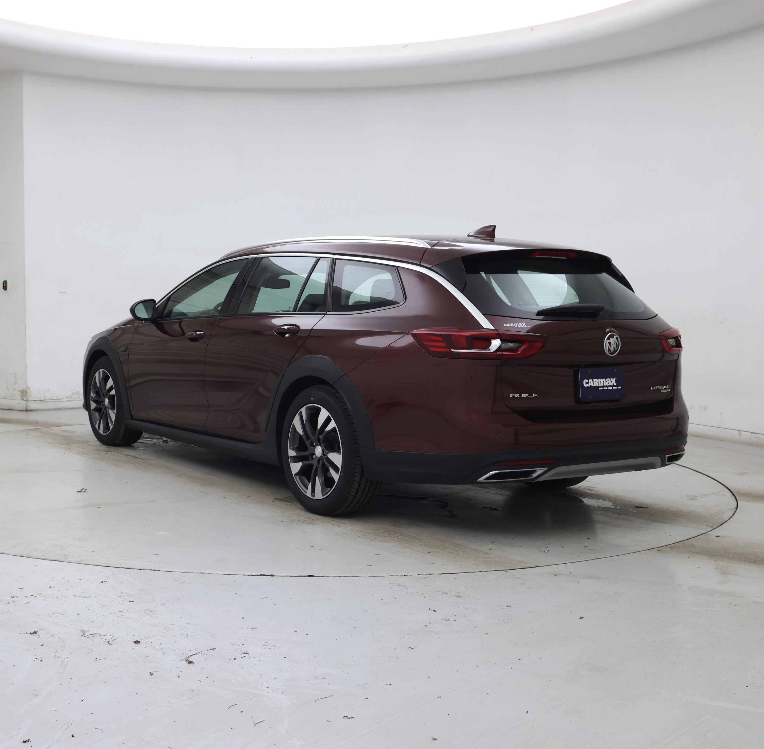 Thumbnail: 2018 Buick Regal - 2