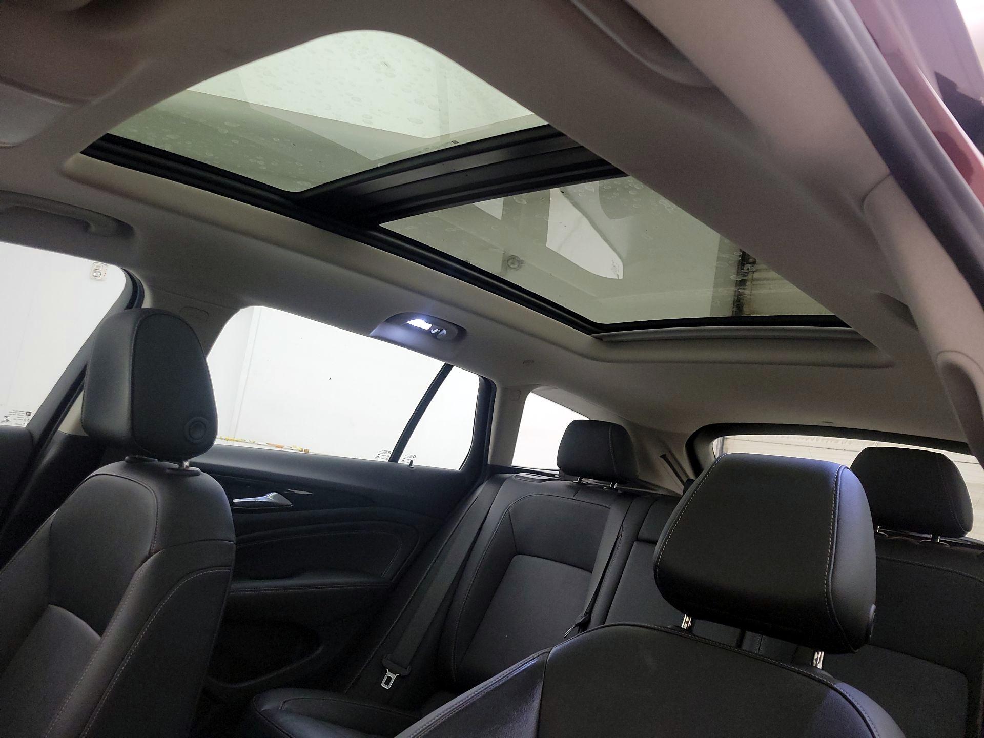 Thumbnail: 2018 Buick Regal - 19