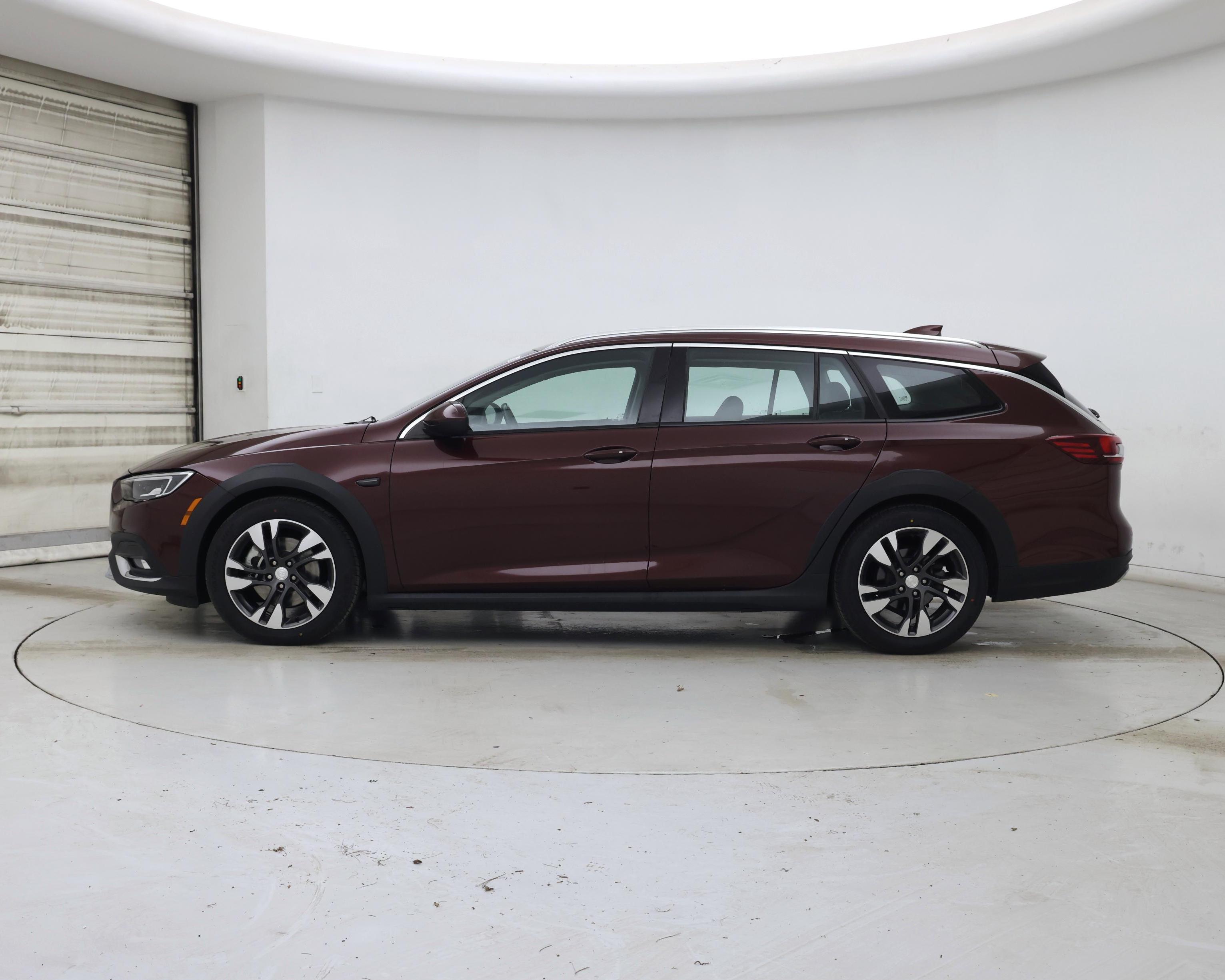 Thumbnail: 2018 Buick Regal - 3