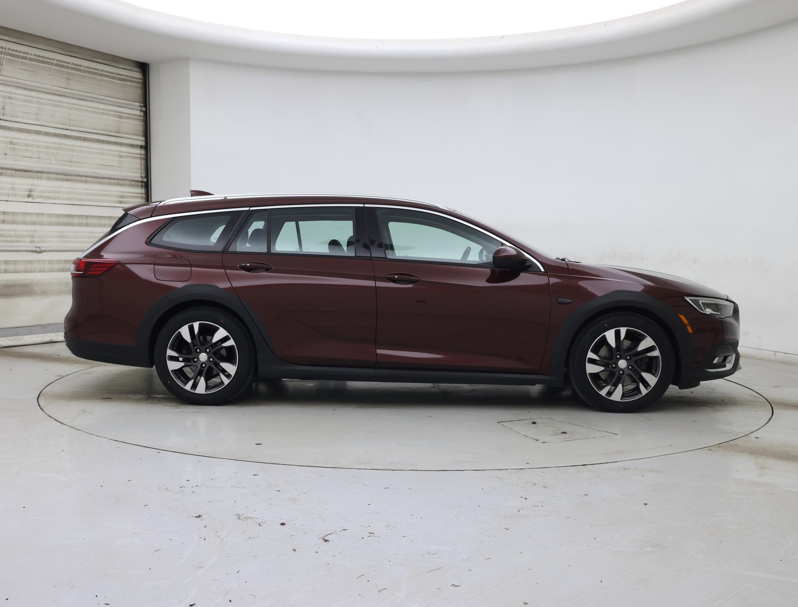 Thumbnail: 2018 Buick Regal - 7