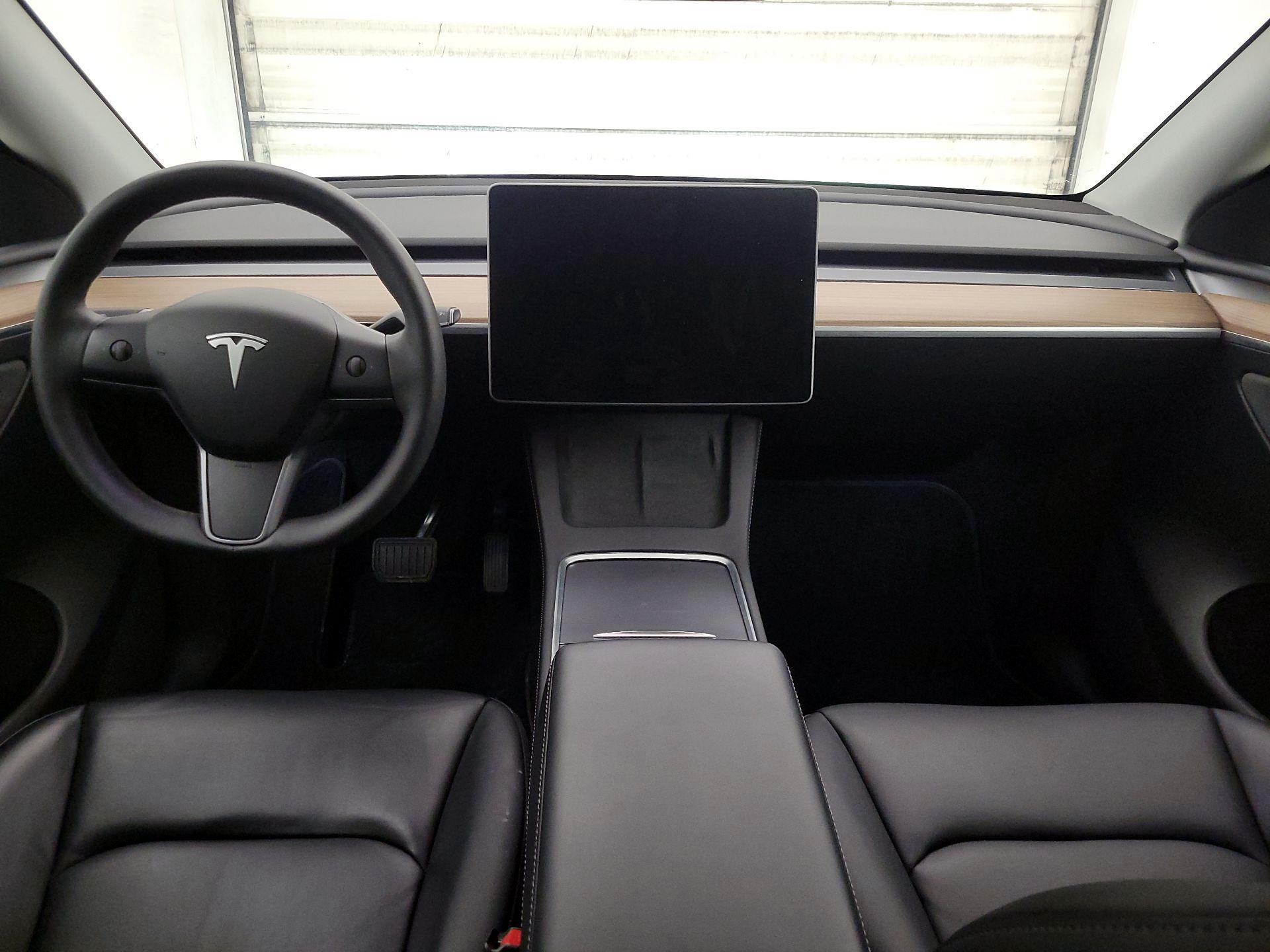 Thumbnail: 2025 Tesla Model Y - 9