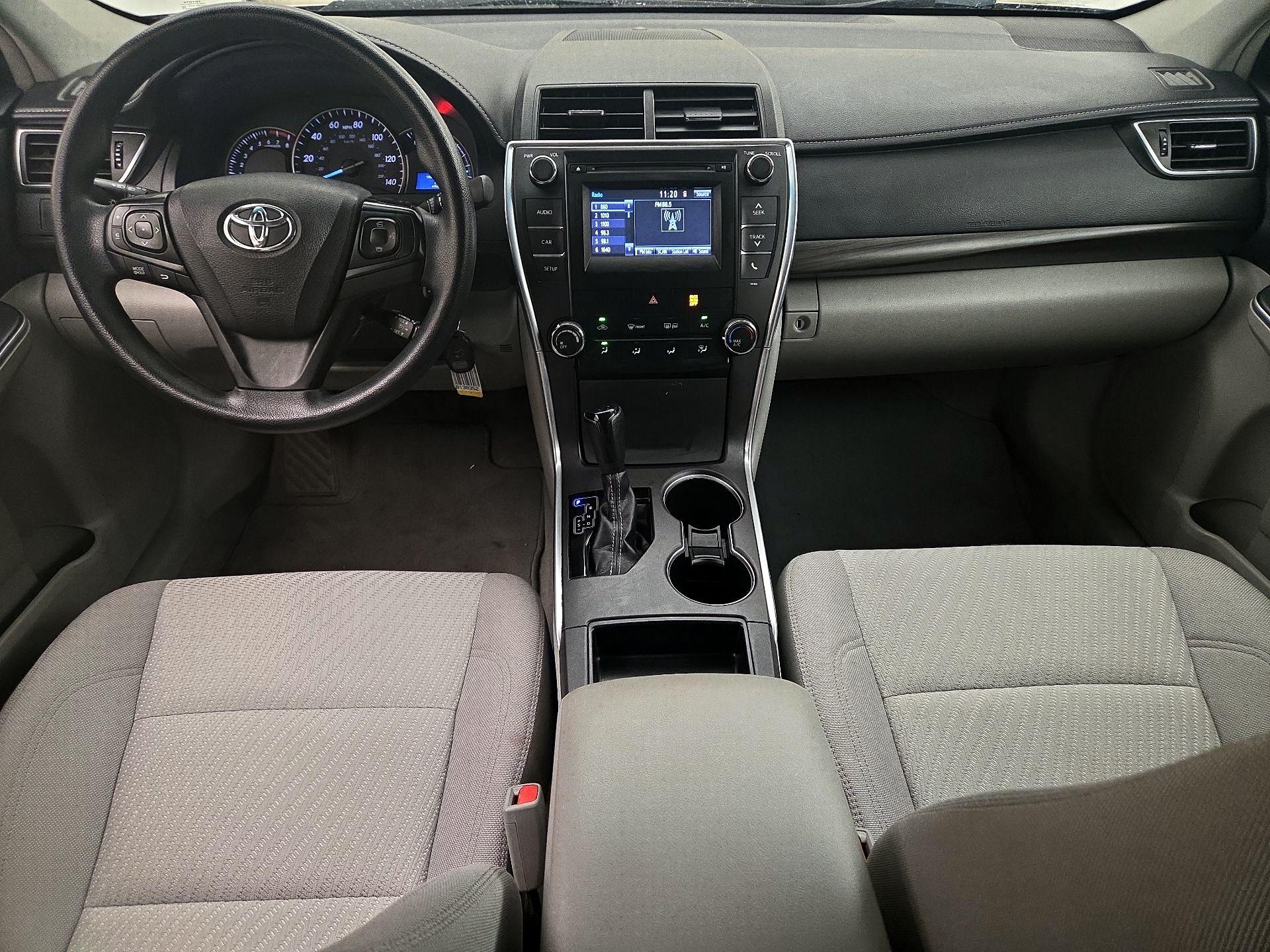Thumbnail: 2015 Toyota Camry - 9