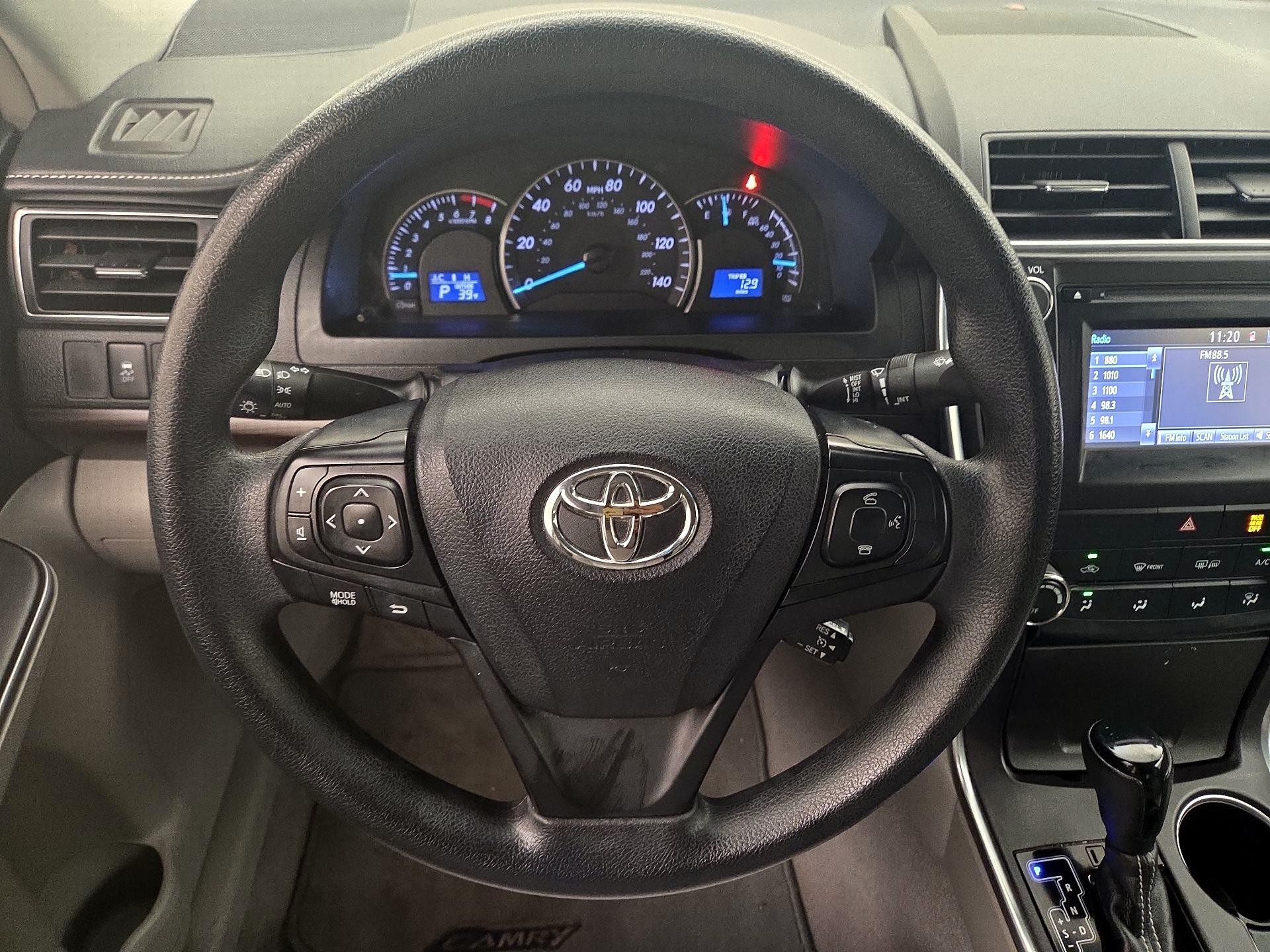 Thumbnail: 2015 Toyota Camry - 10