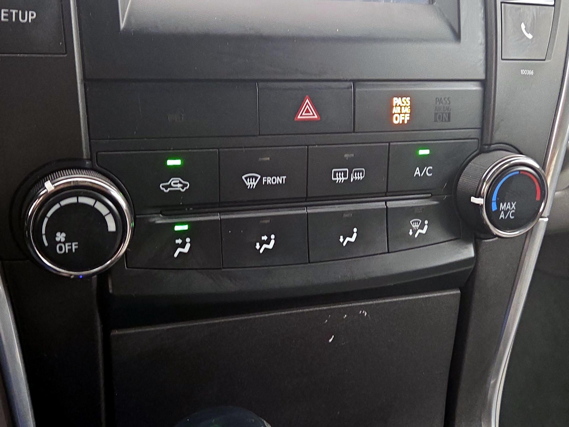 Thumbnail: 2015 Toyota Camry - 16