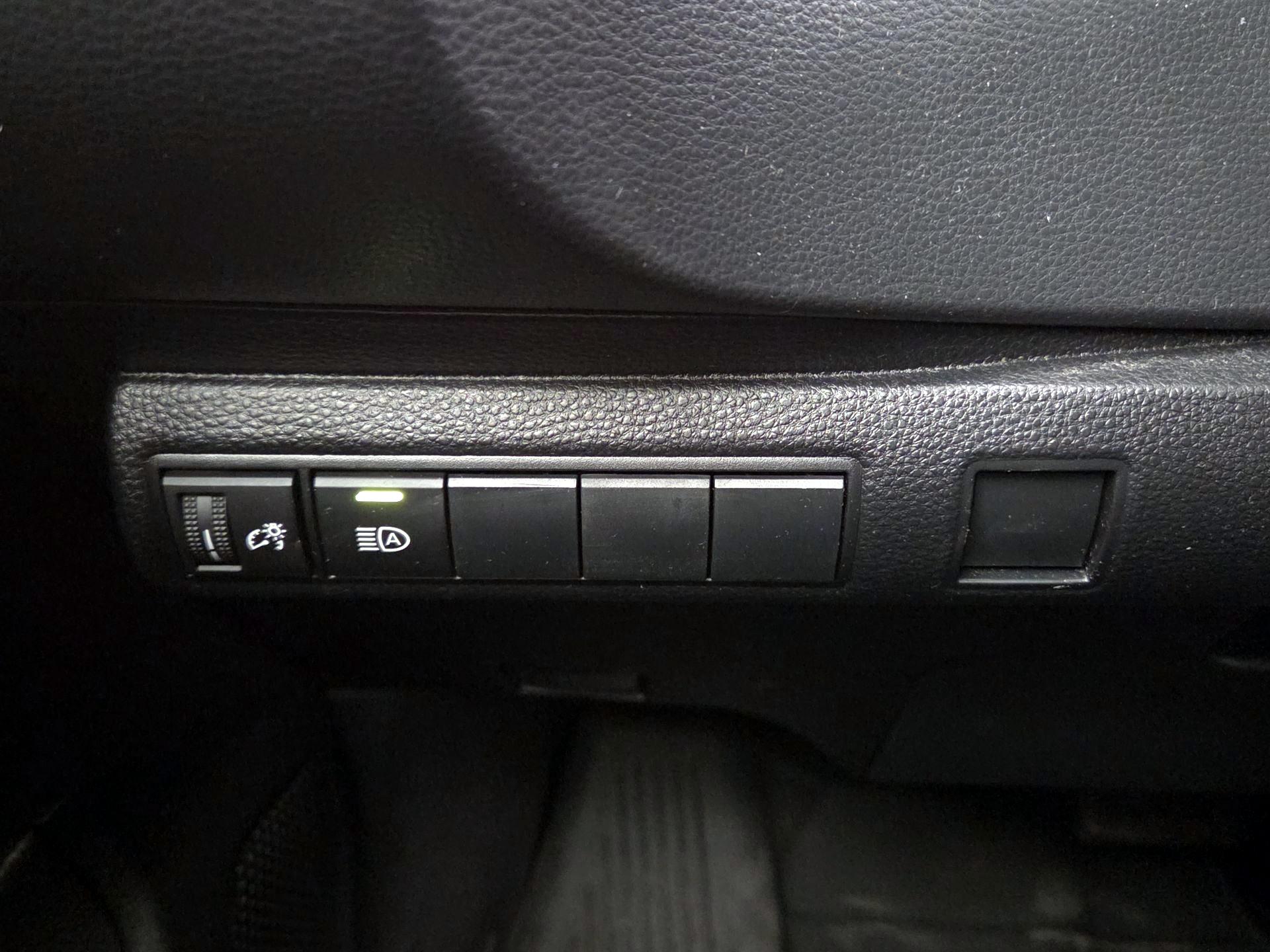 Thumbnail: 2023 Toyota Corolla - 13