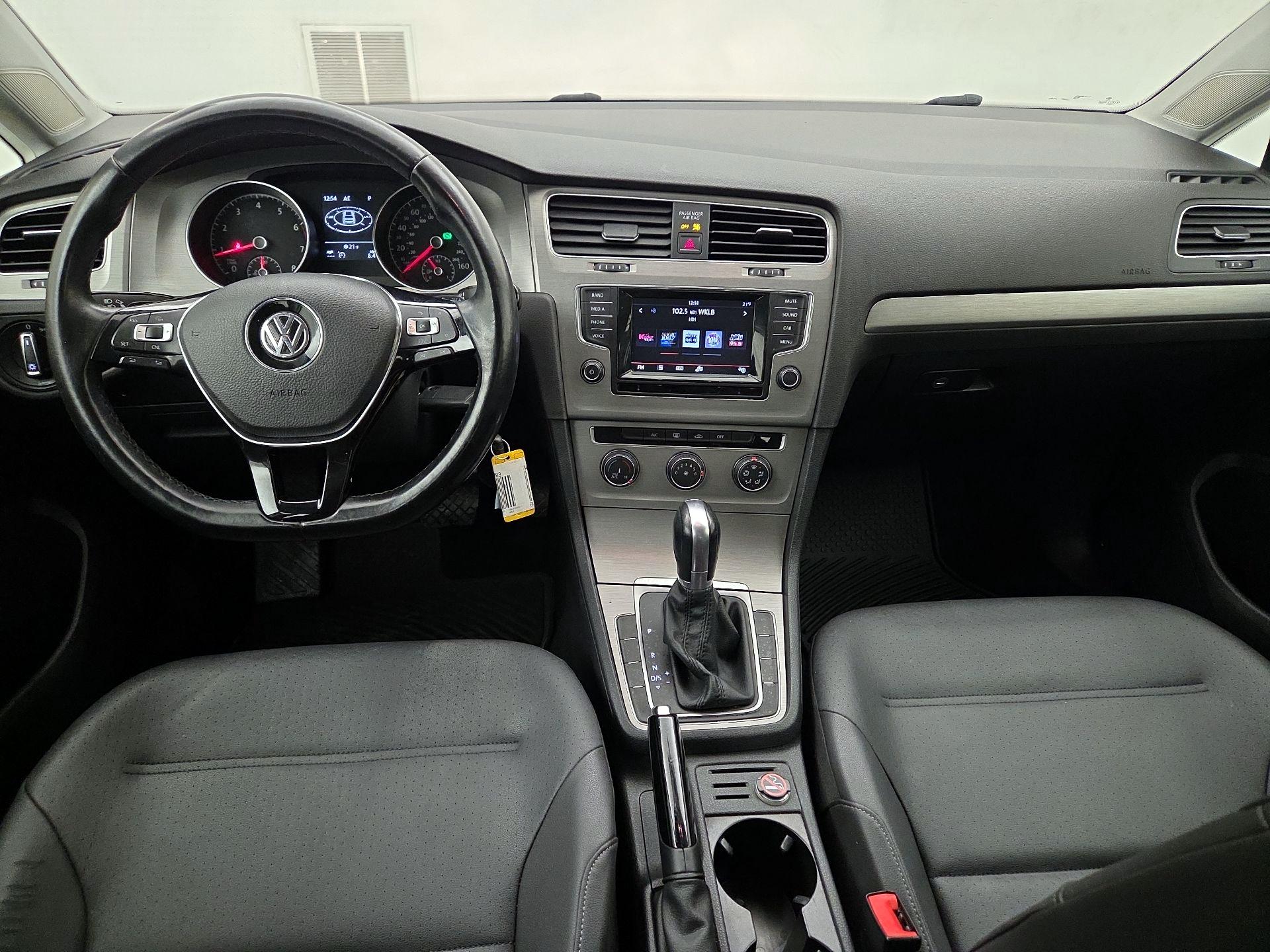 Thumbnail: 2015 Volkswagen Golf - 9