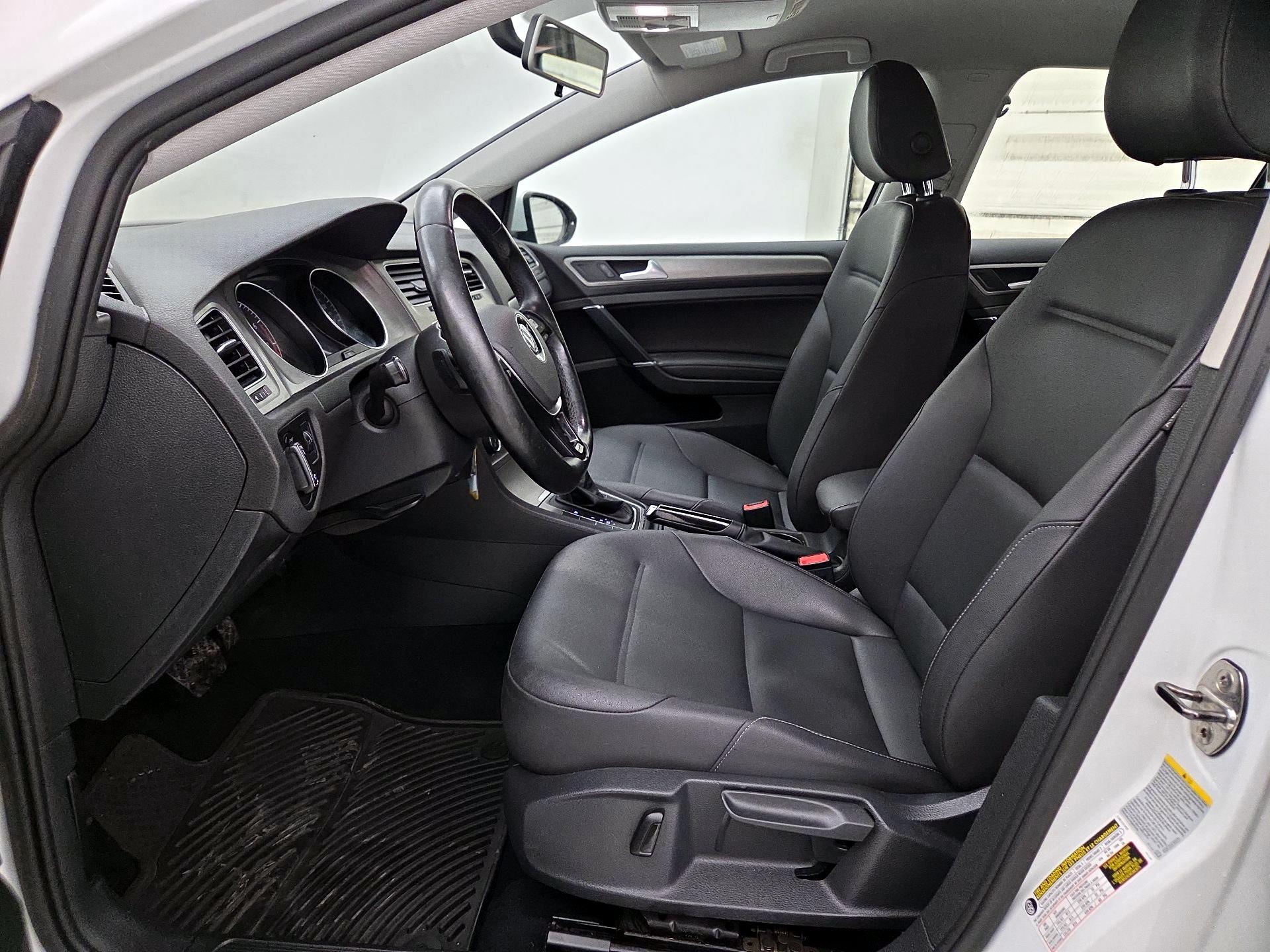 Thumbnail: 2015 Volkswagen Golf - 11