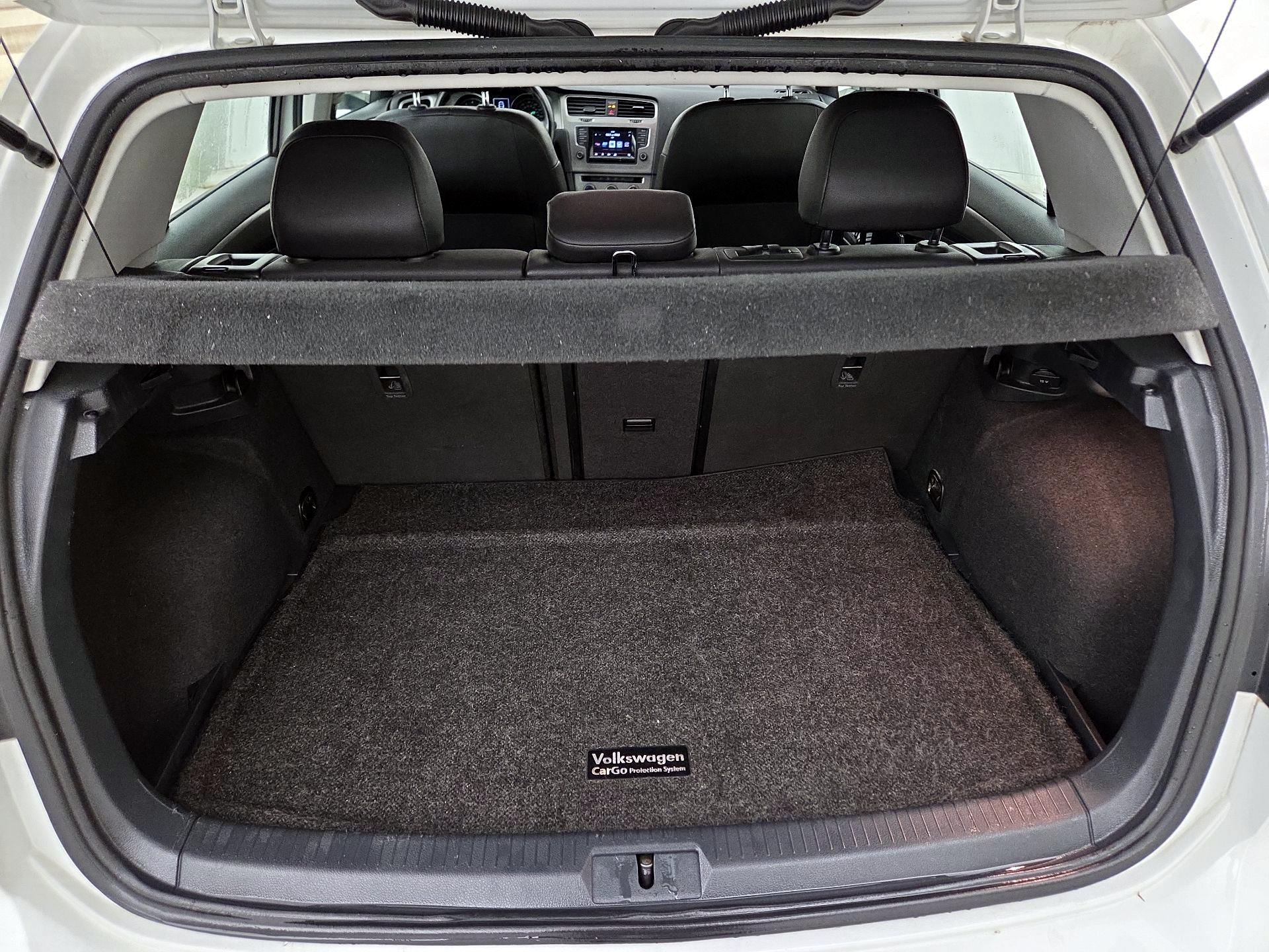 Thumbnail: 2015 Volkswagen Golf - 19