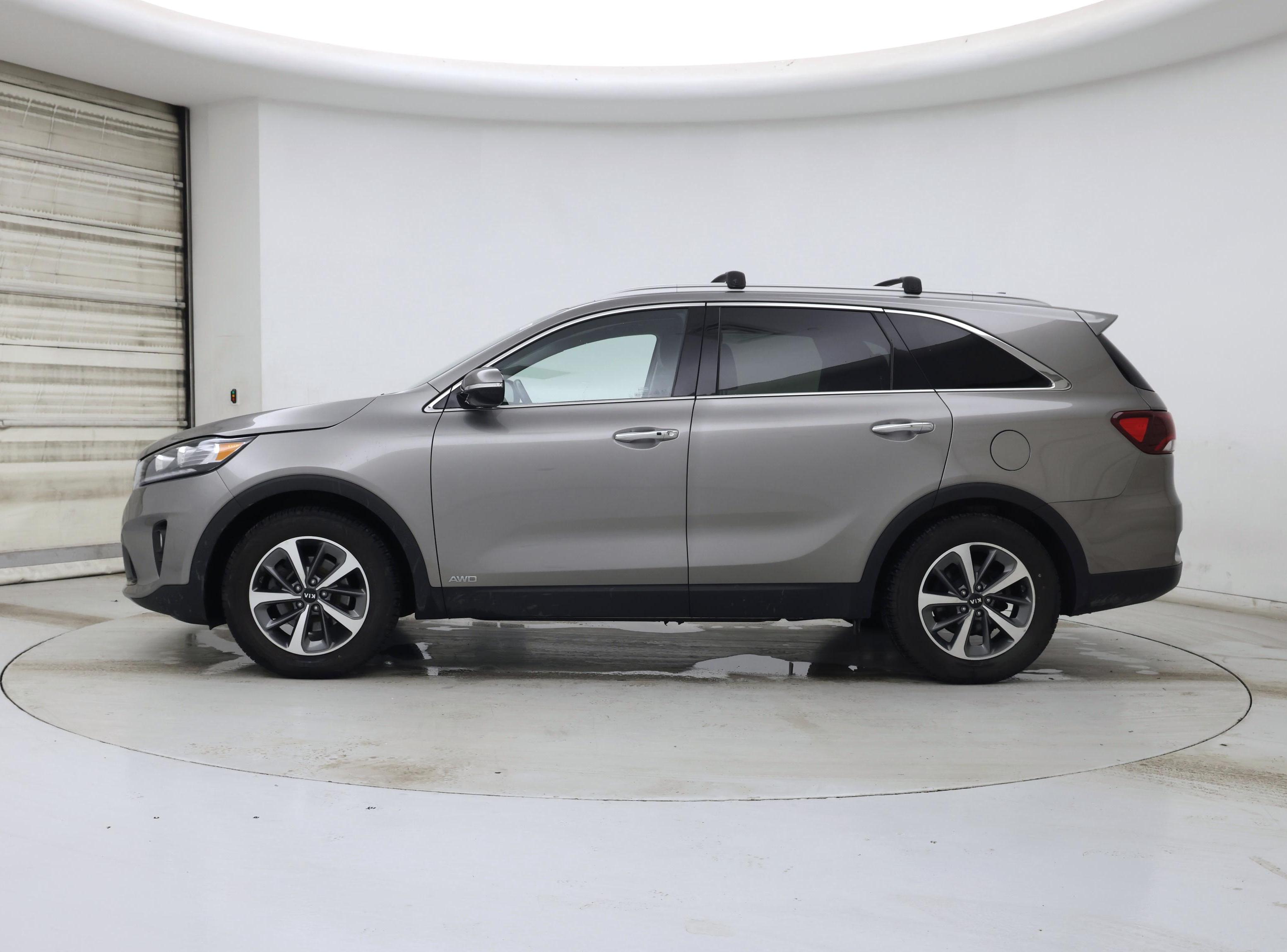 Thumbnail: 2019 Kia Sorento - 3