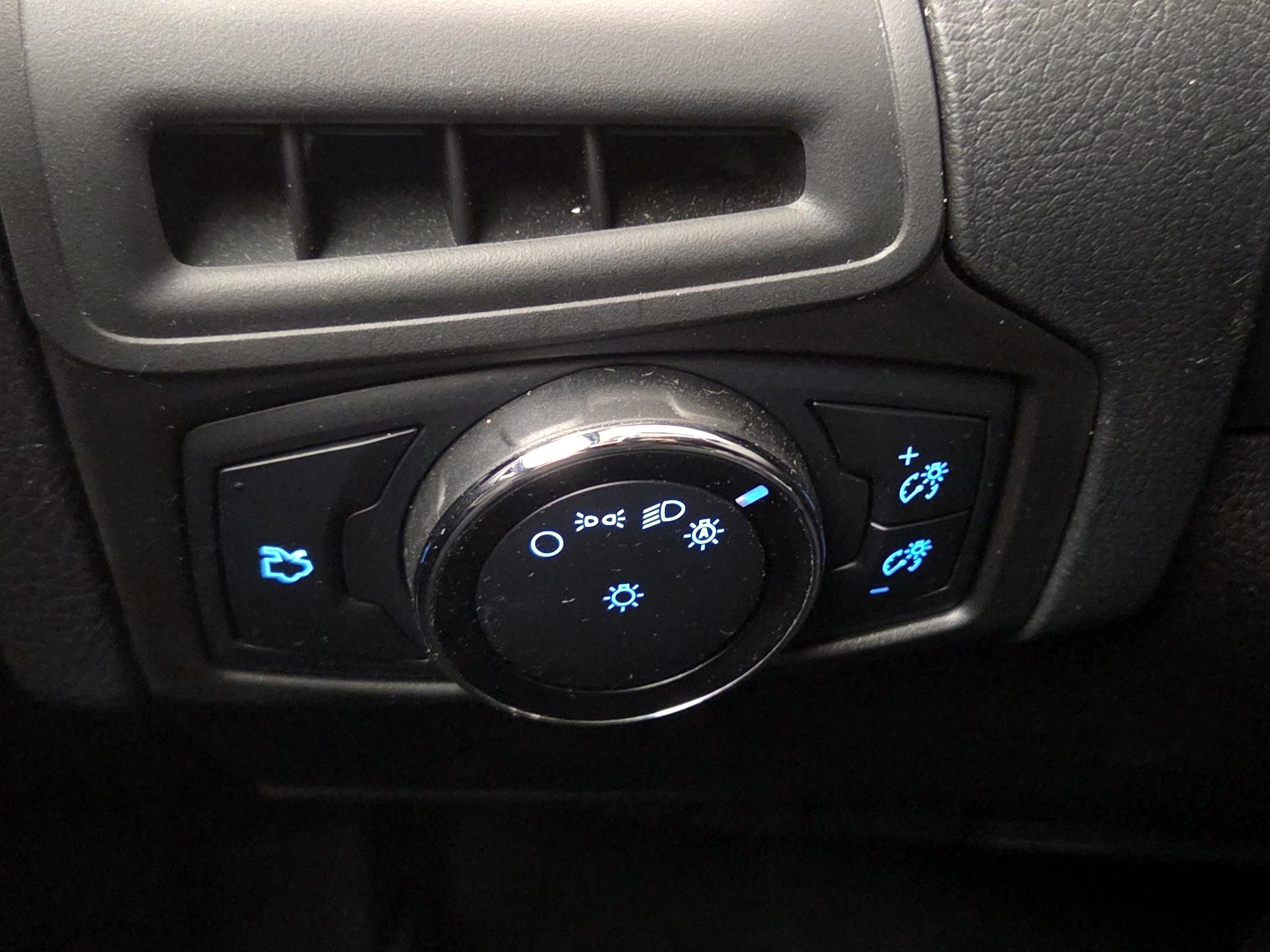 Thumbnail: 2014 Ford Focus - 13