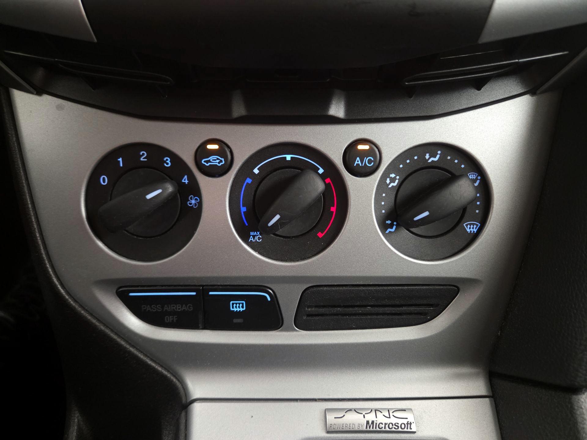 Thumbnail: 2014 Ford Focus - 15