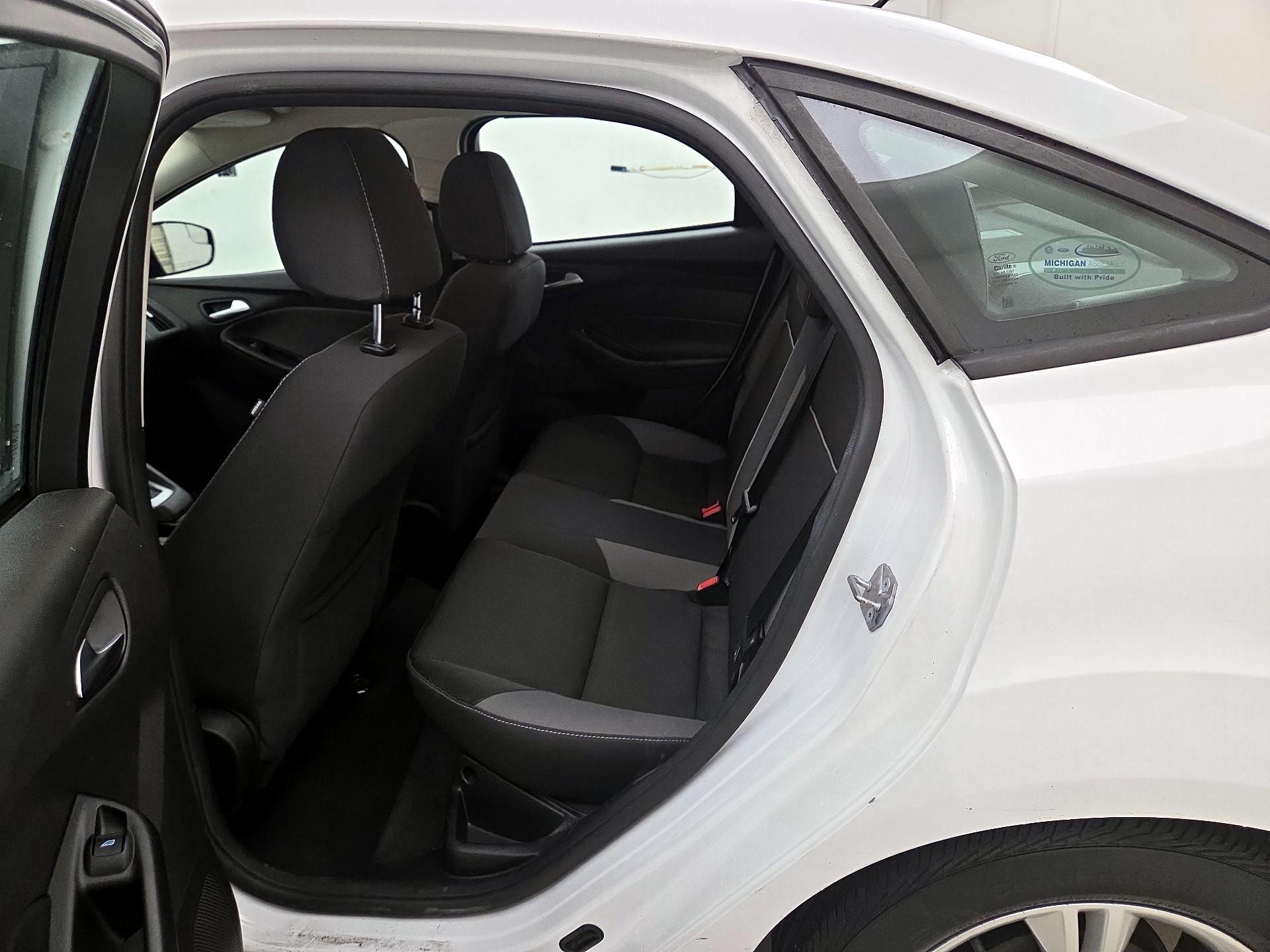 Thumbnail: 2014 Ford Focus - 18